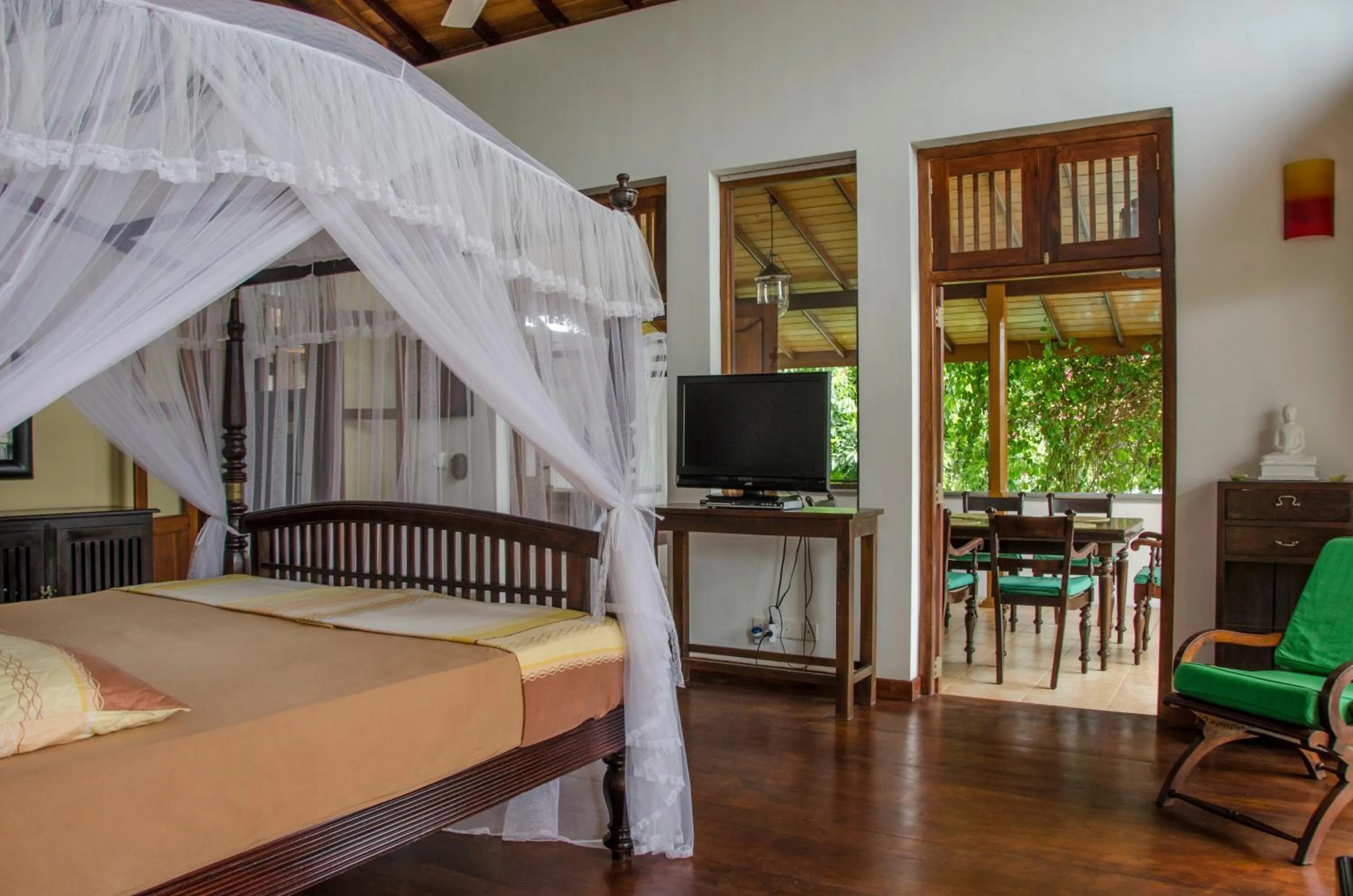 Bedroom, Bed in Villa Tara