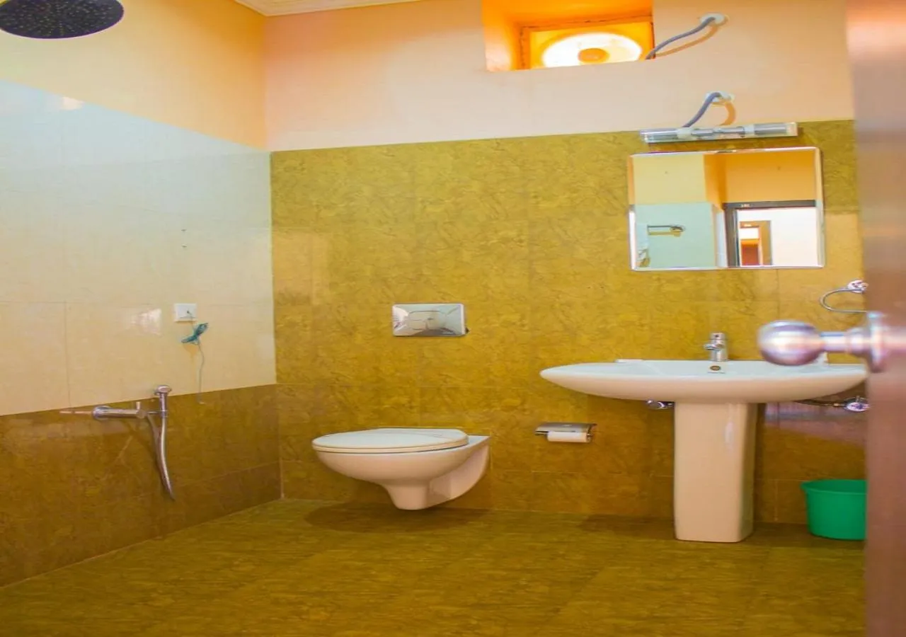 Toilet in Hotel Imperial