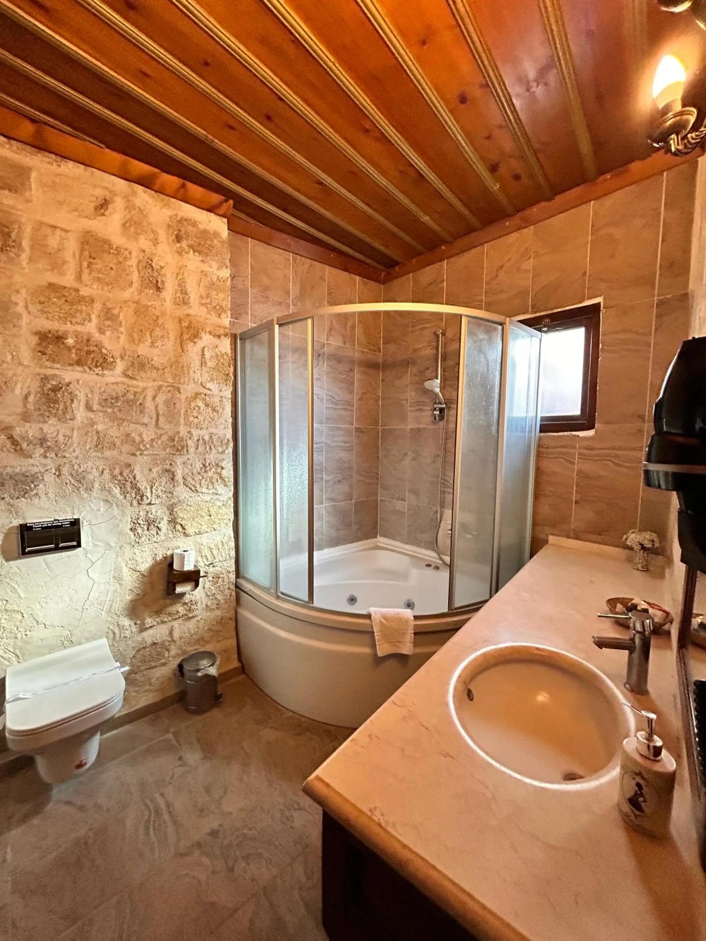 Bathroom in Hotel Temenni Evi