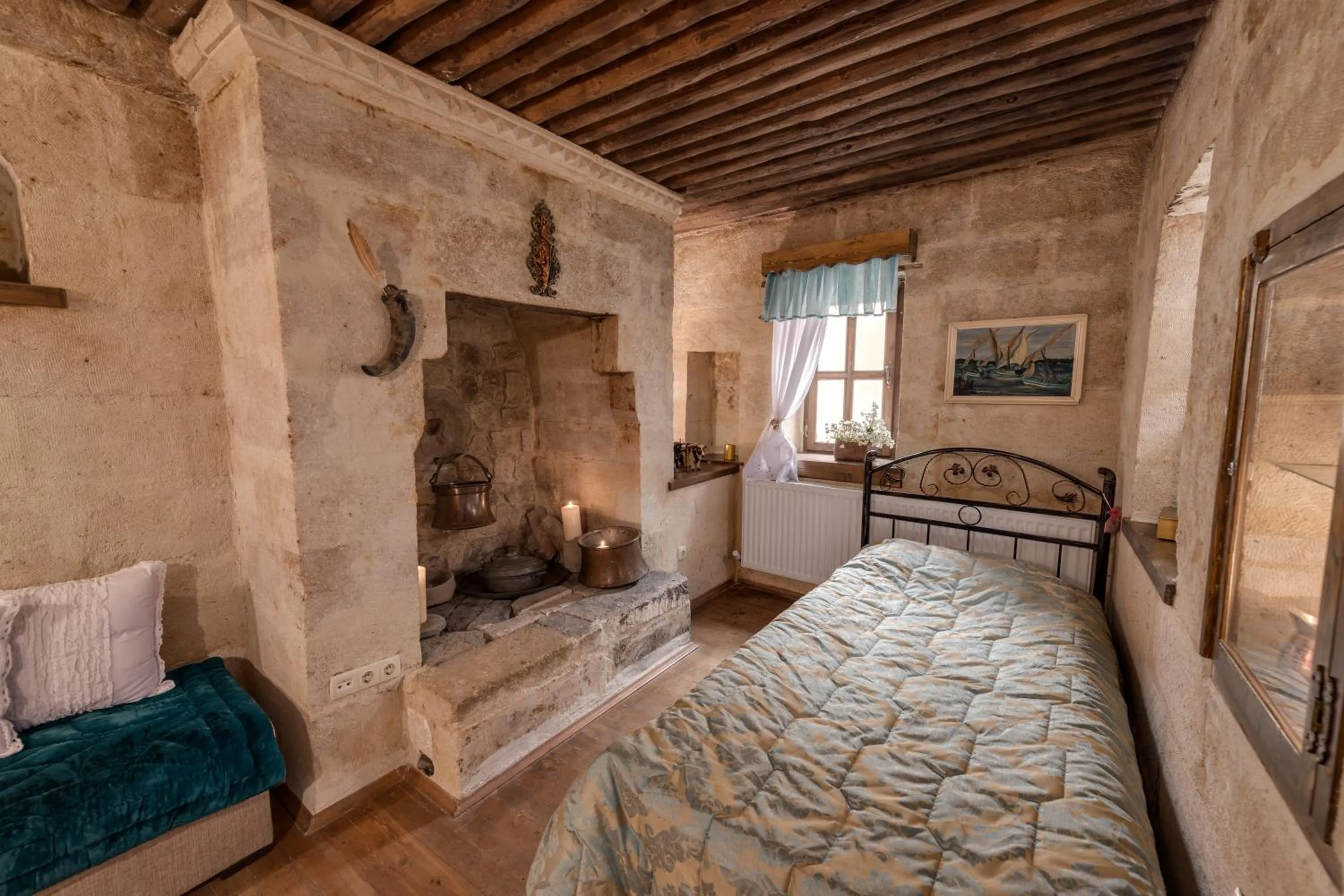 Photo of the whole room, Bed in Hotel Temenni Evi