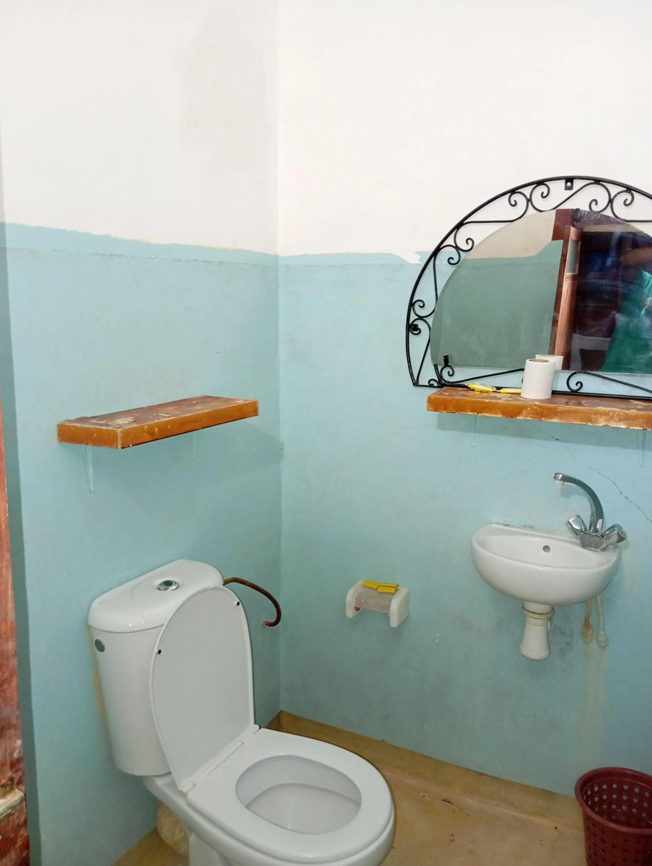 Shower in Kasbah tifaoute ait Ben haddou