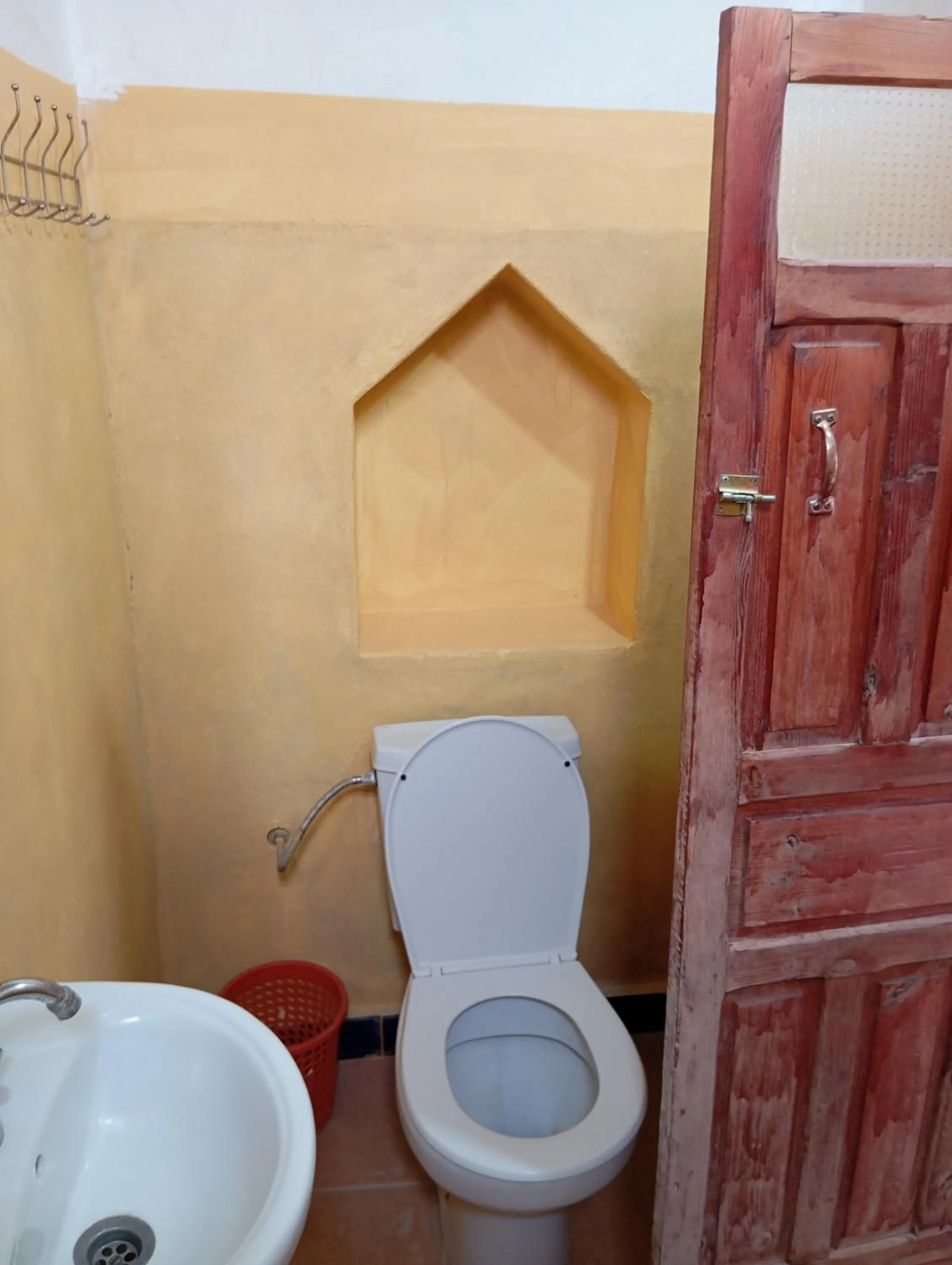 Toilet in Kasbah tifaoute ait Ben haddou