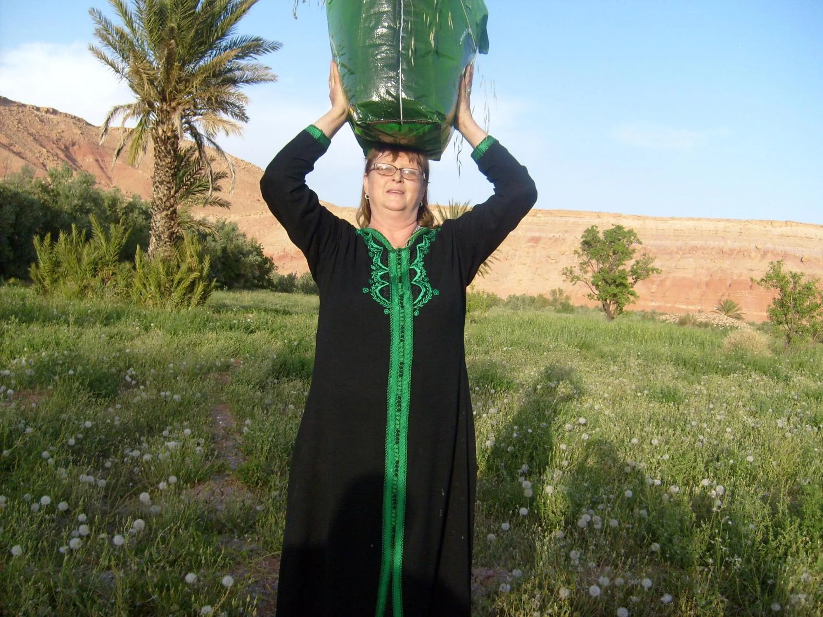Staff in Kasbah tifaoute ait Ben haddou