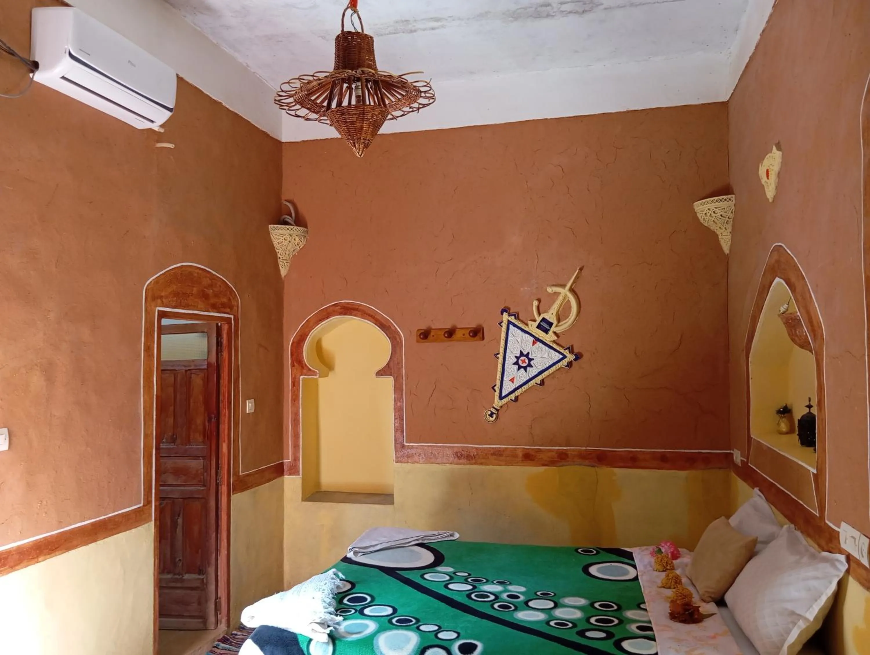 air conditioner, Bed in Kasbah tifaoute ait Ben haddou