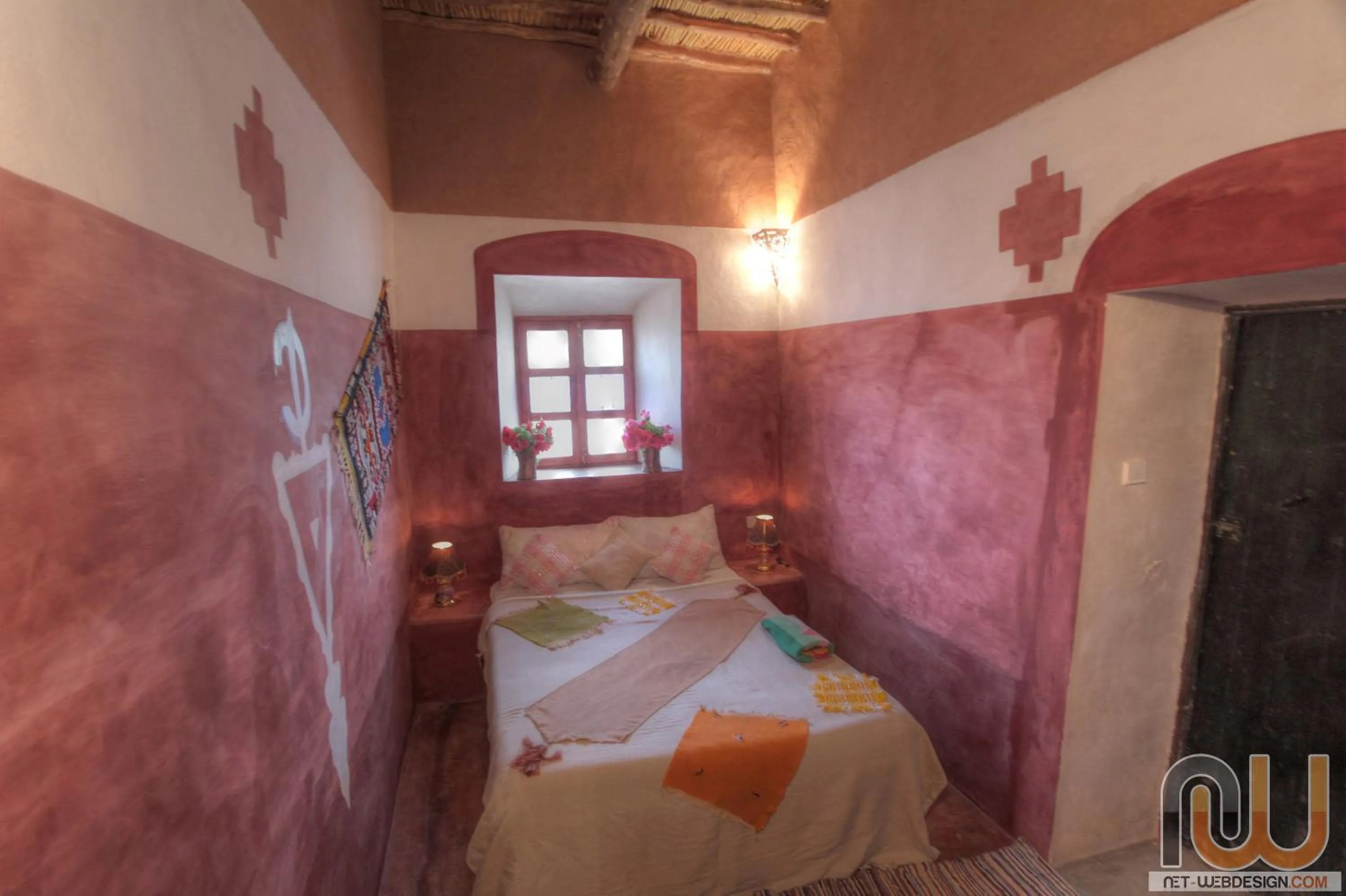 Photo of the whole room, Bed in Kasbah tifaoute ait Ben haddou
