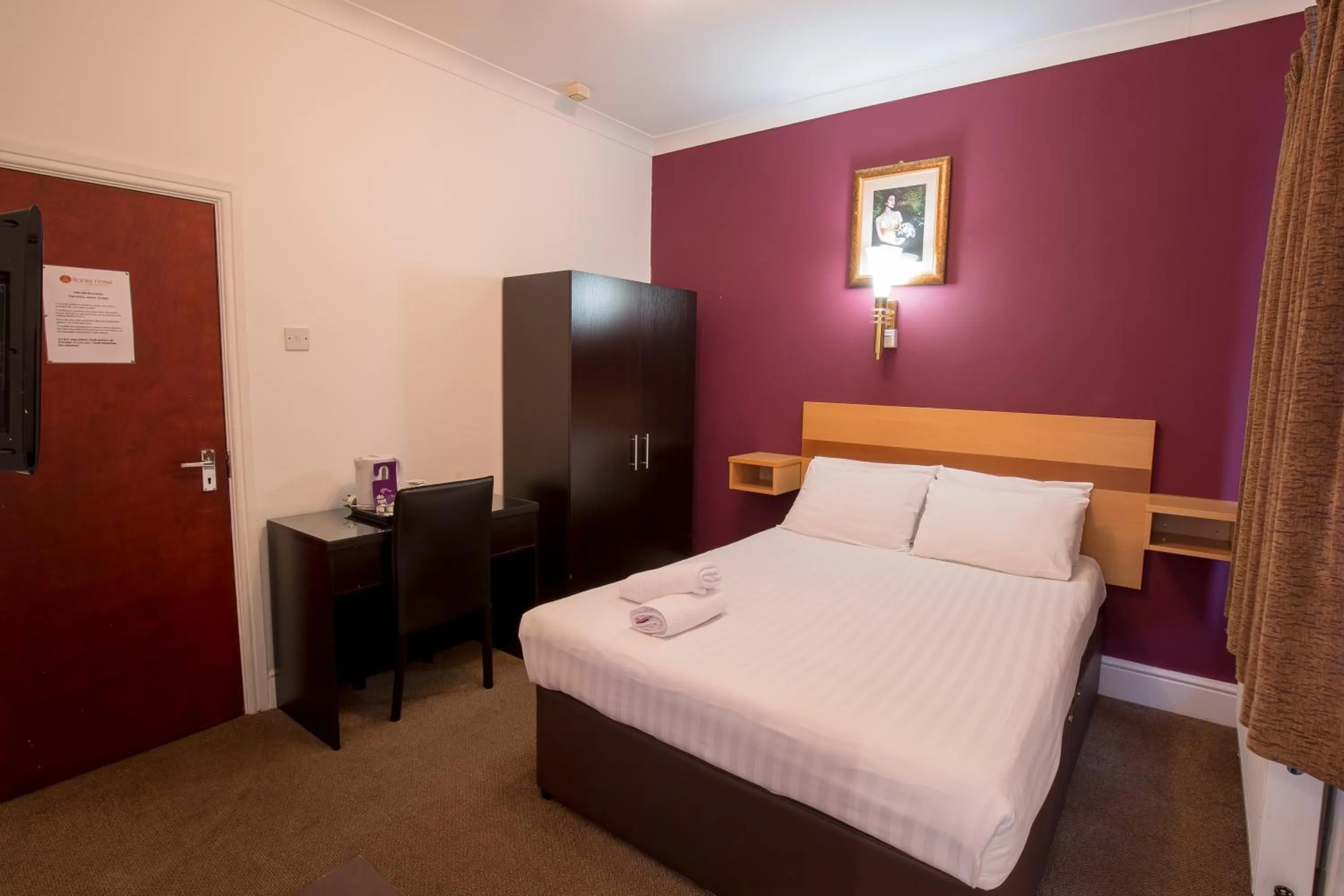 Photo of the whole room in Banks Hotel