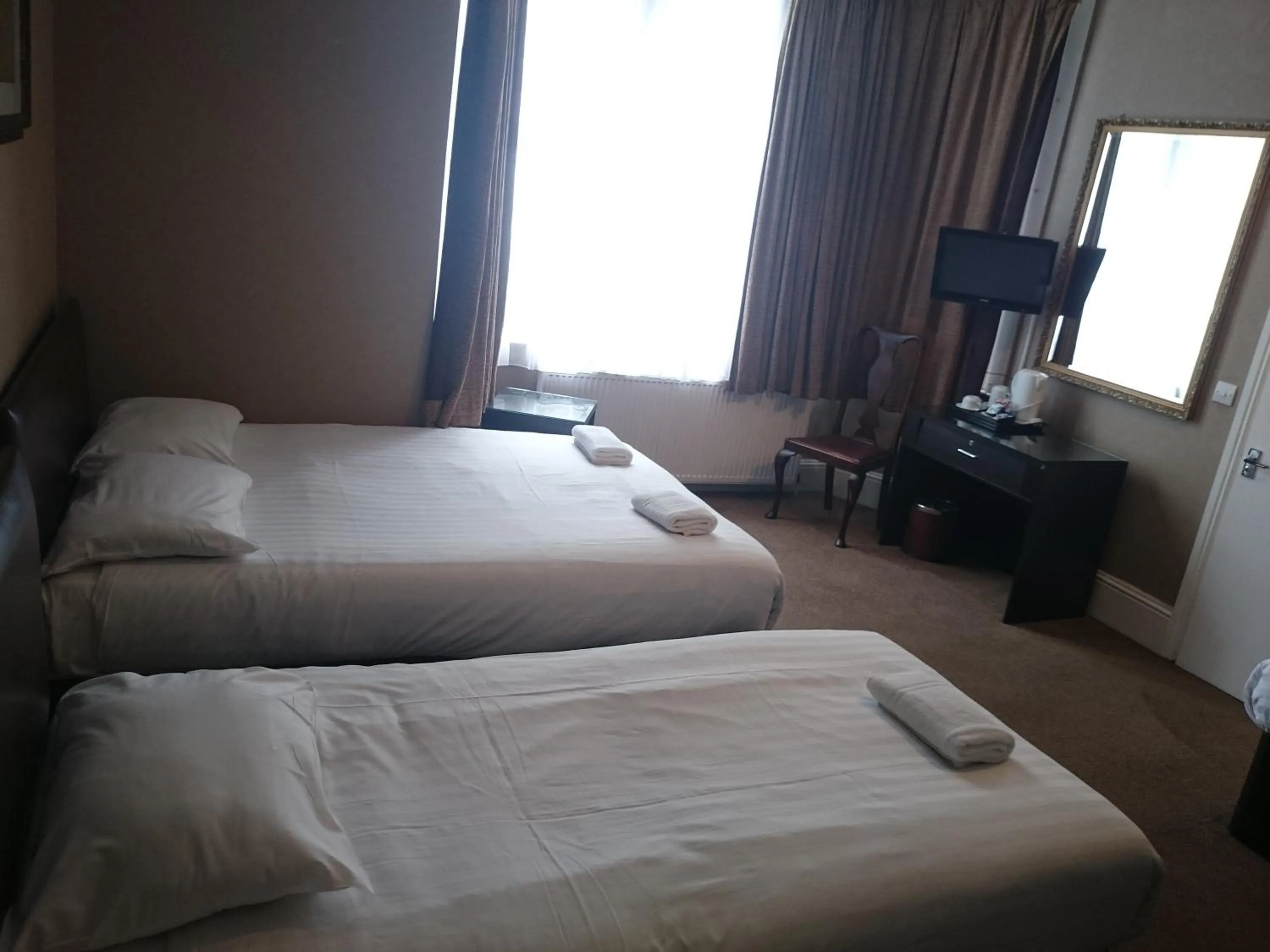 Photo of the whole room in Banks Hotel