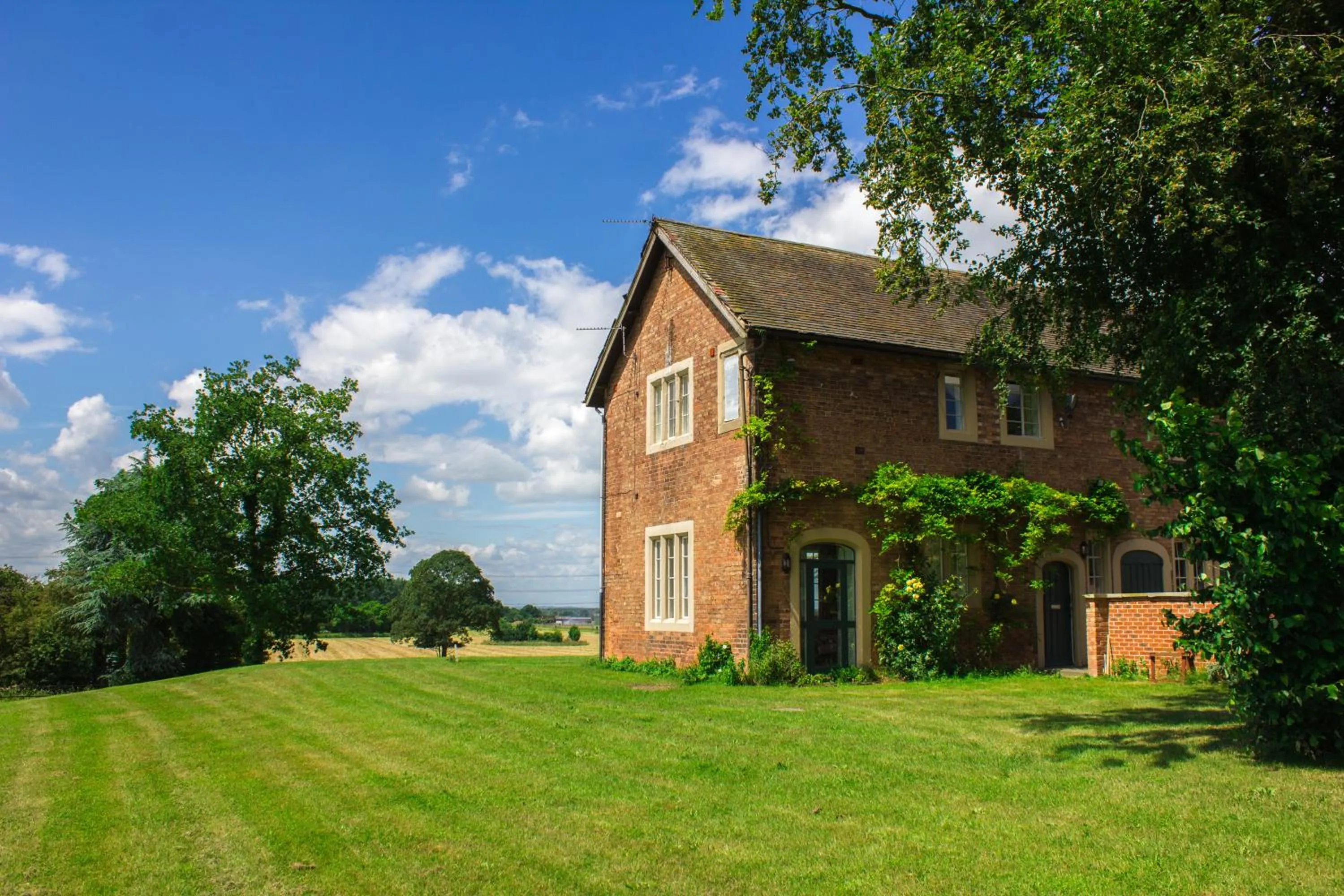 Facade/entrance in Tailor Room 3