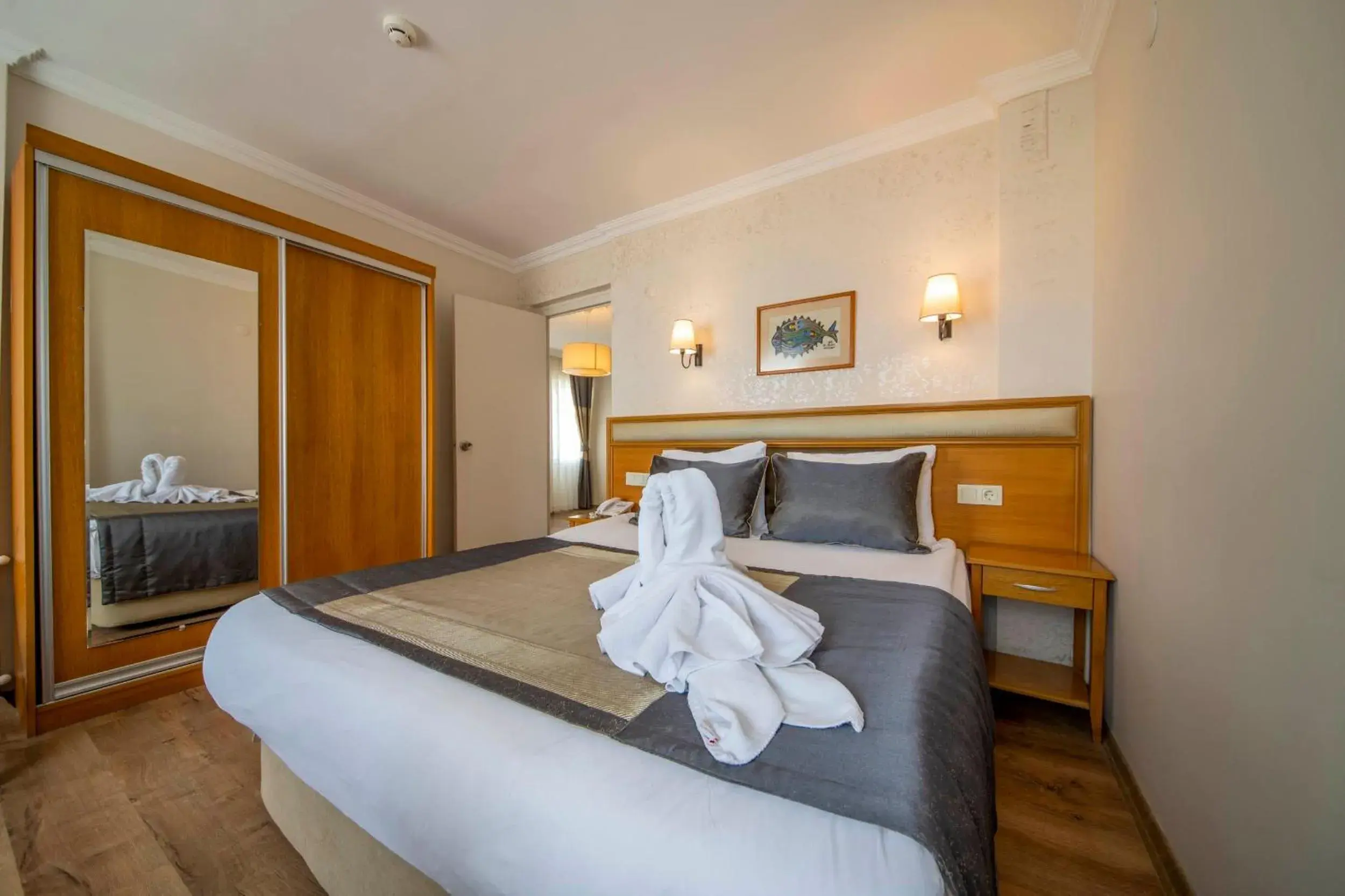 Bedroom, Bed in Çanak Hotel Bedroom, Bed in Çanak Hotel