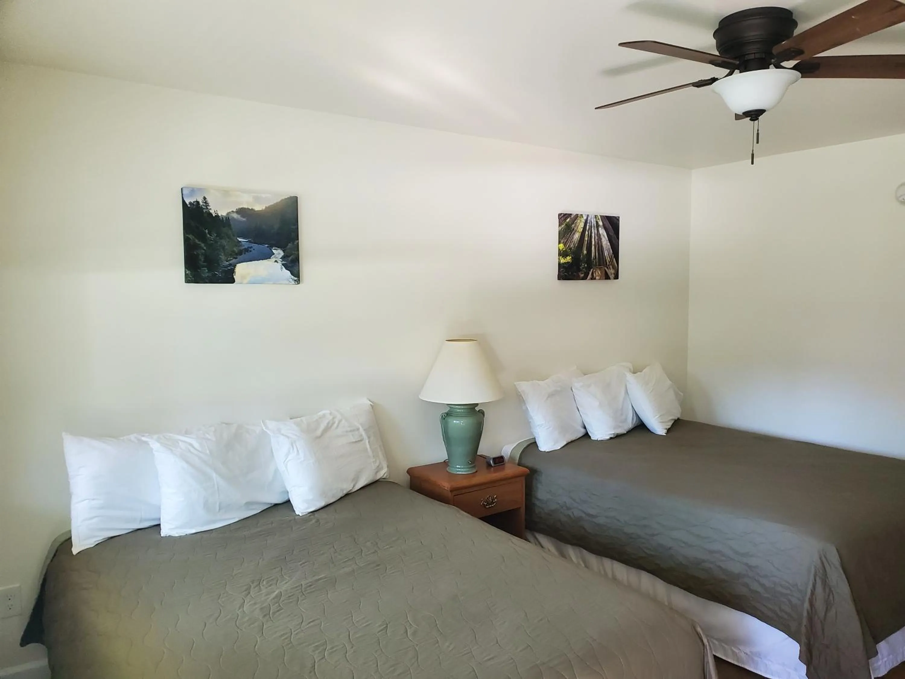 Bed in Hiouchi Motel