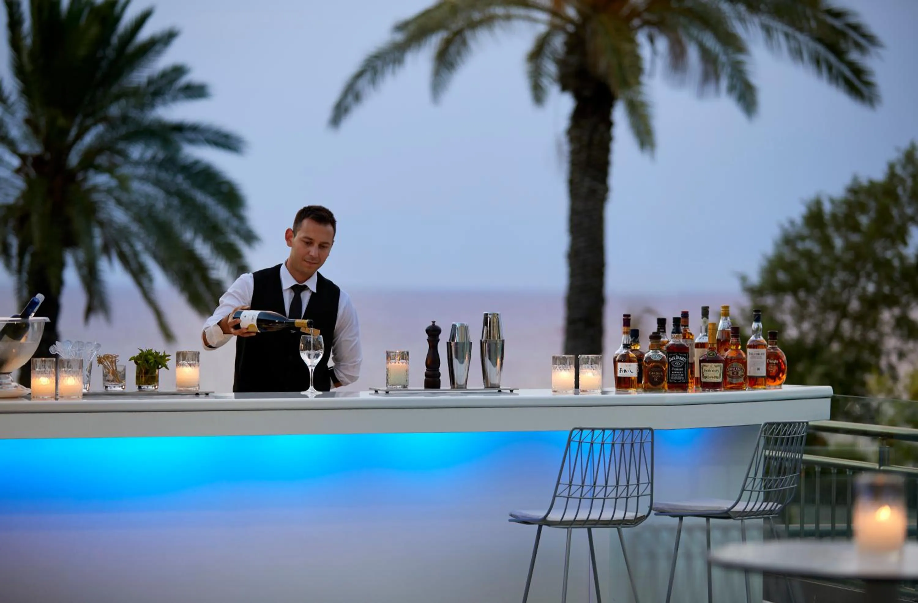 Lounge or bar, Swimming Pool in Elite Suites by Rhodes Bay