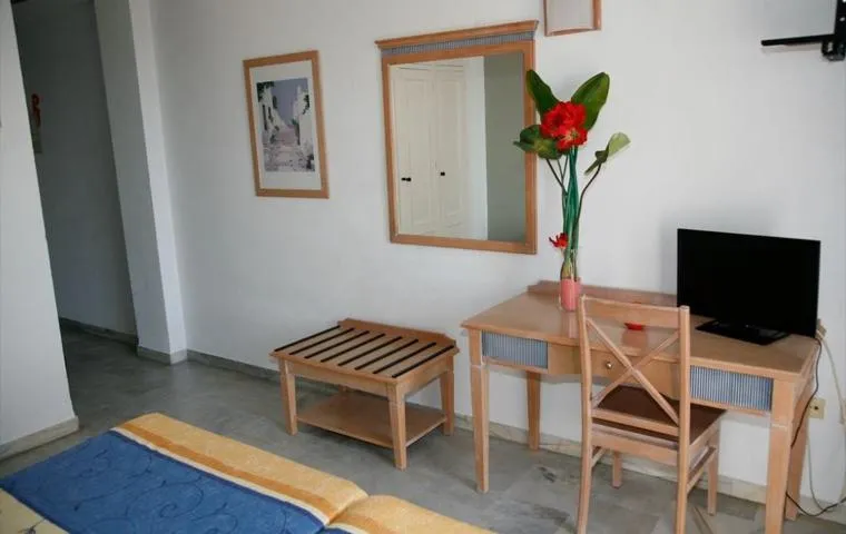 Photo of the whole room, TV/Entertainment Center in Ele Andarax