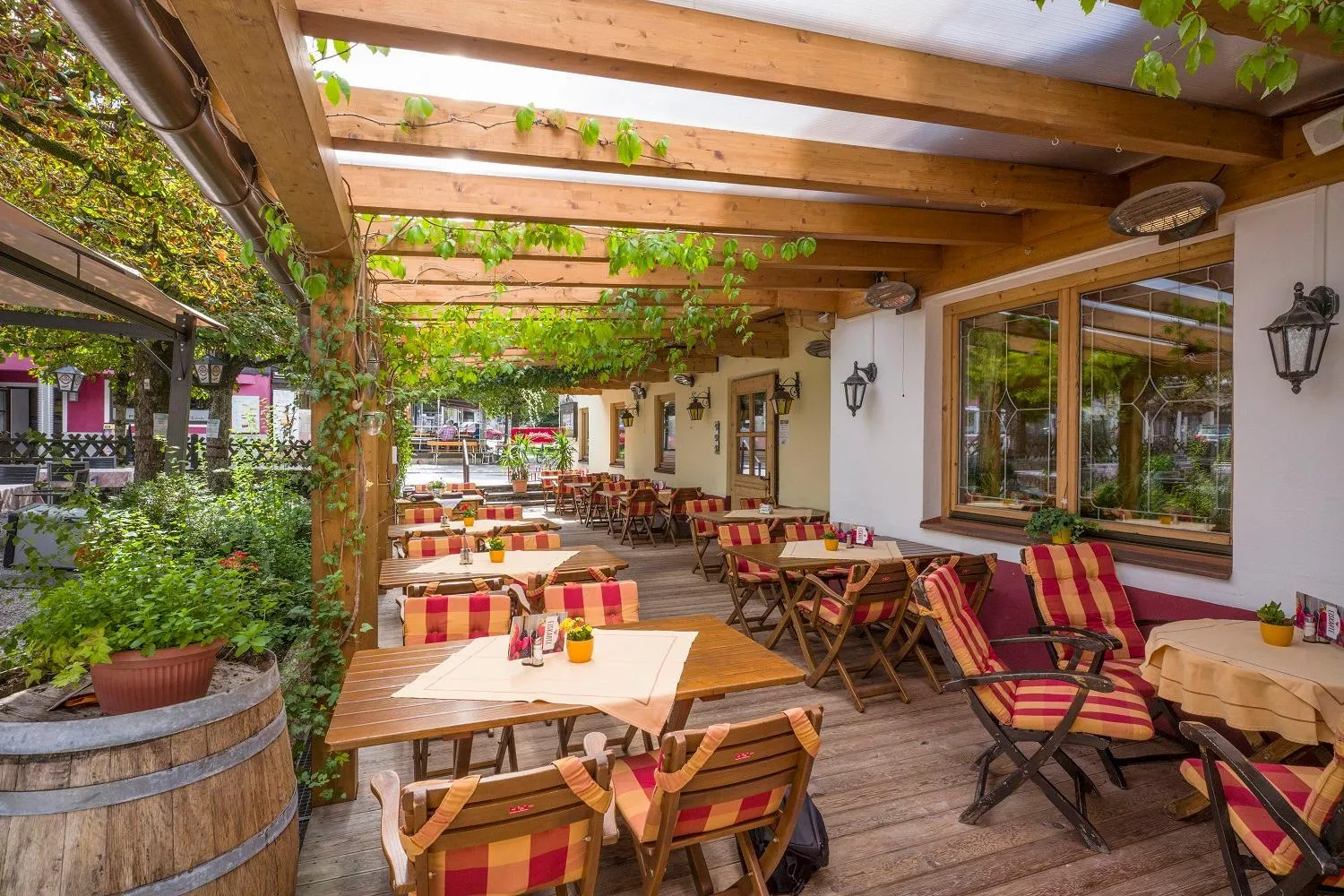 Summer in Hotel Post