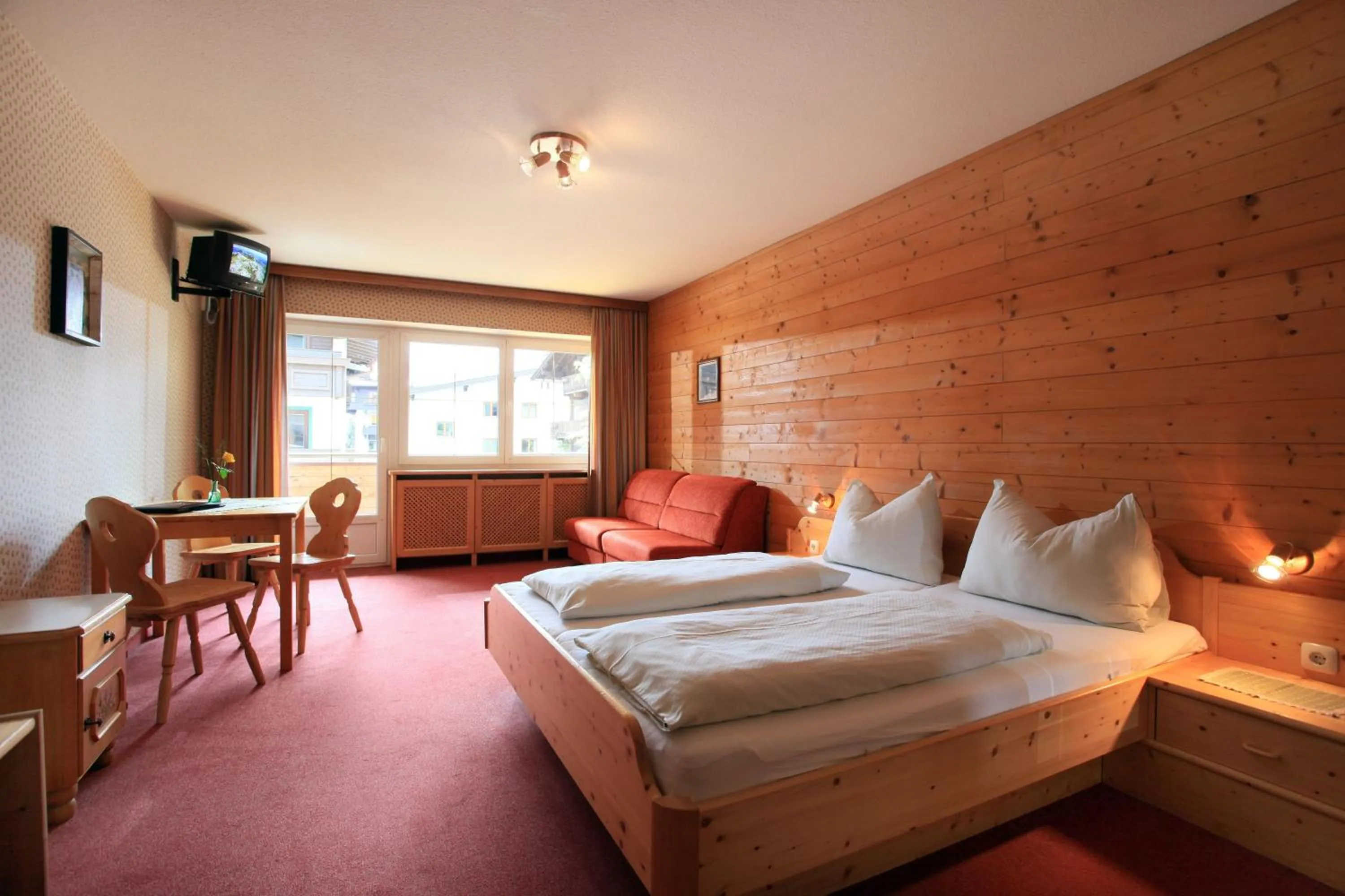 Photo of the whole room in Hotel Post