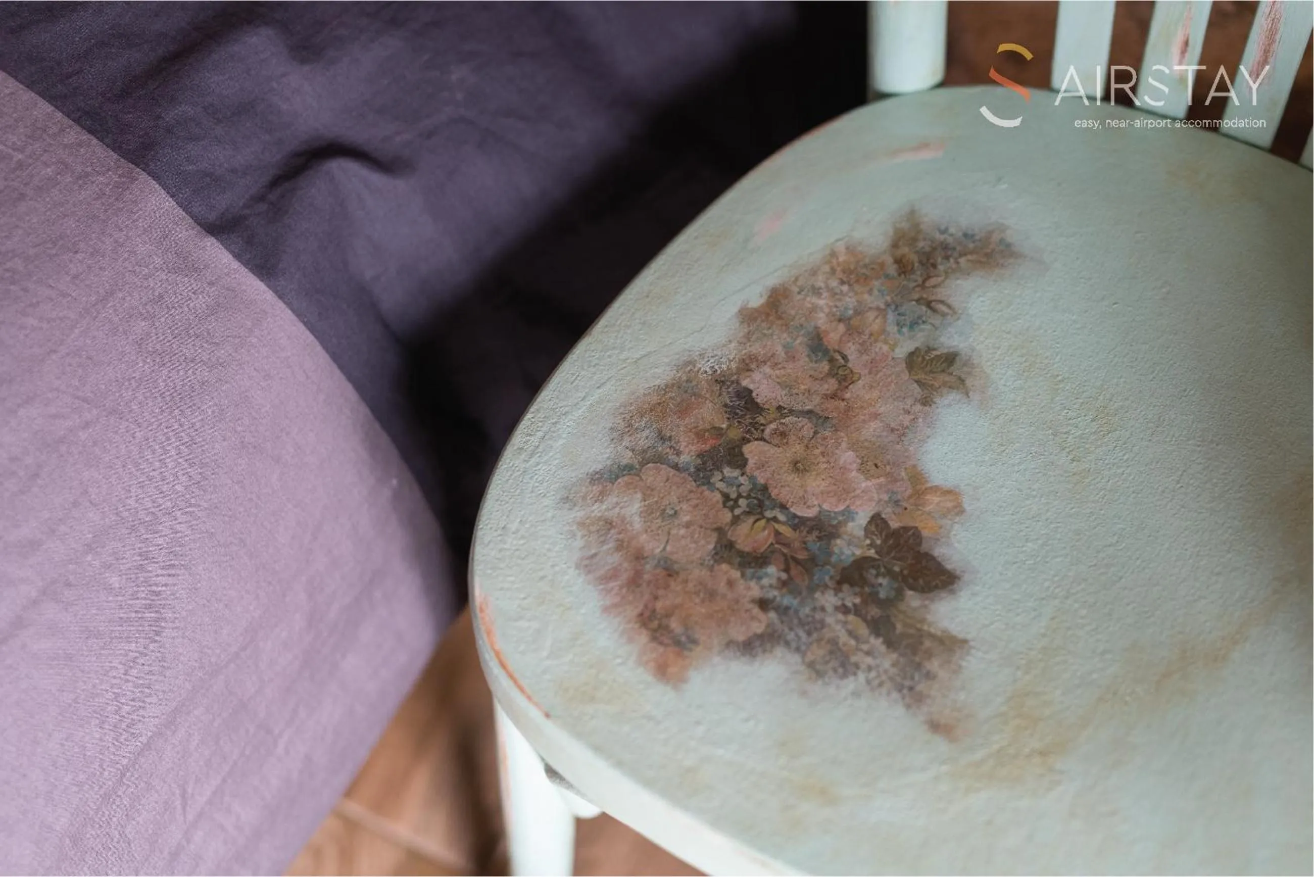 Living room in Orianna Apartment Airport by Airstay