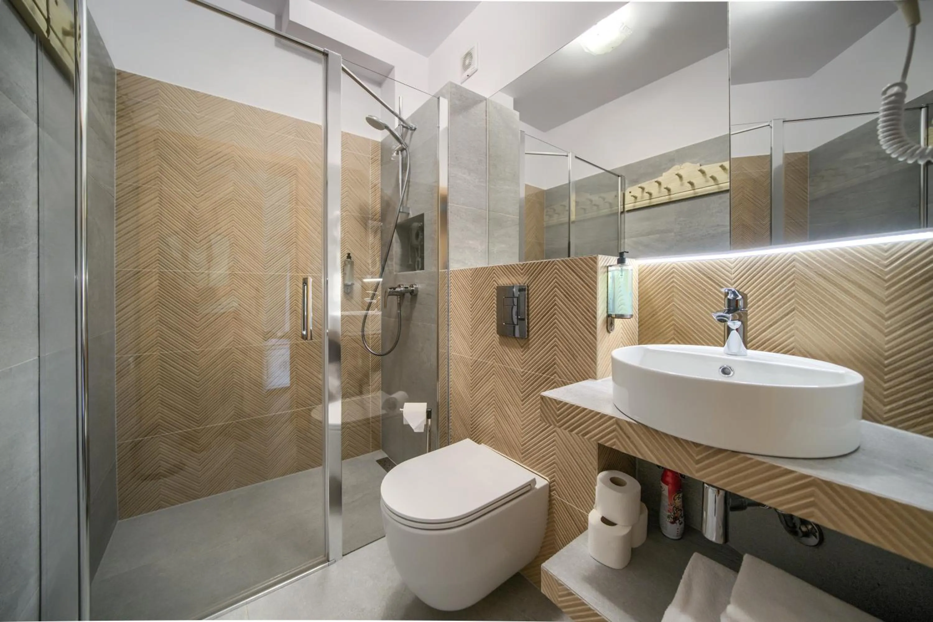 Shower in Butorowy Dwór