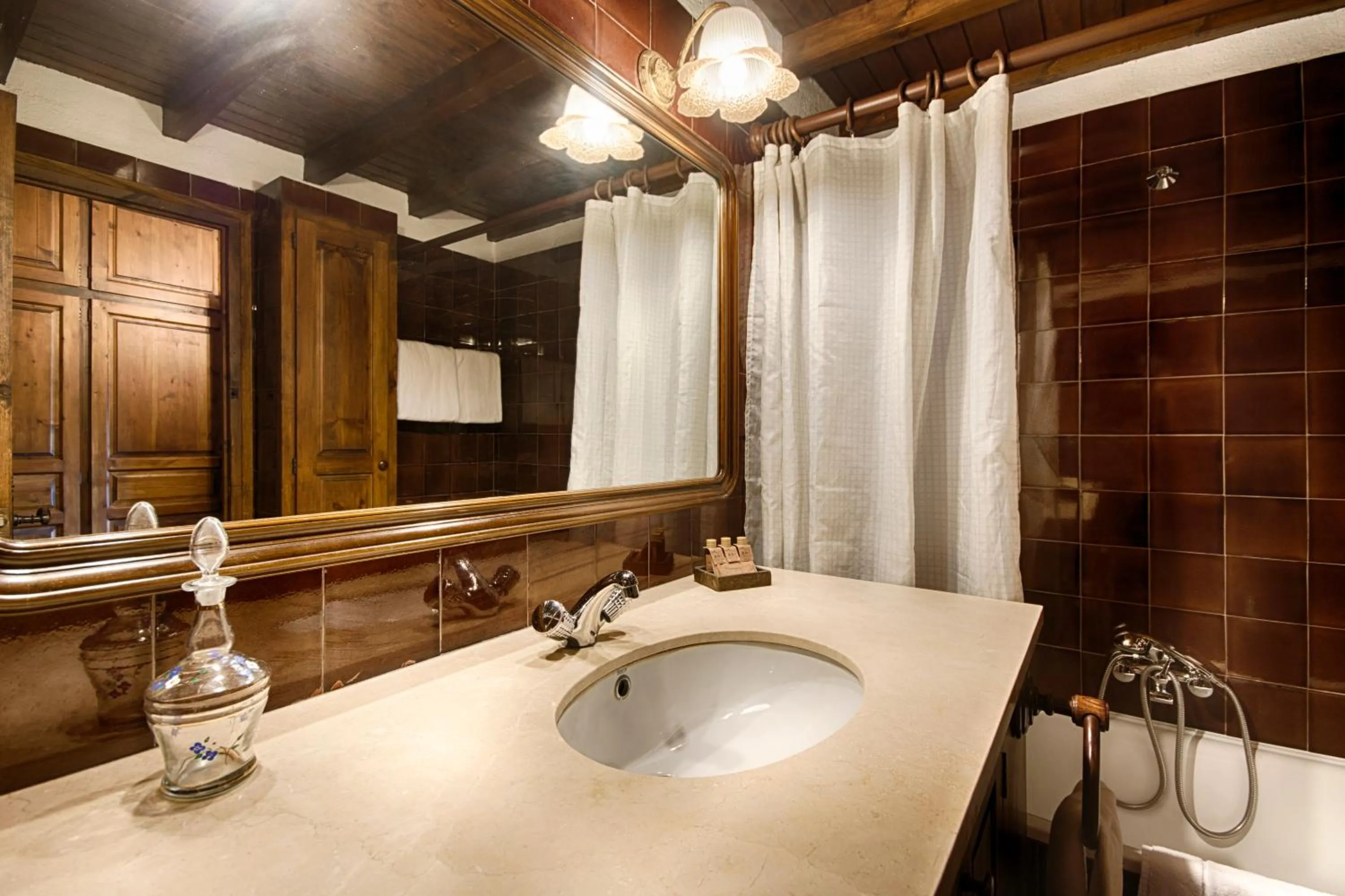 Hot Tub in Masia Can Pou