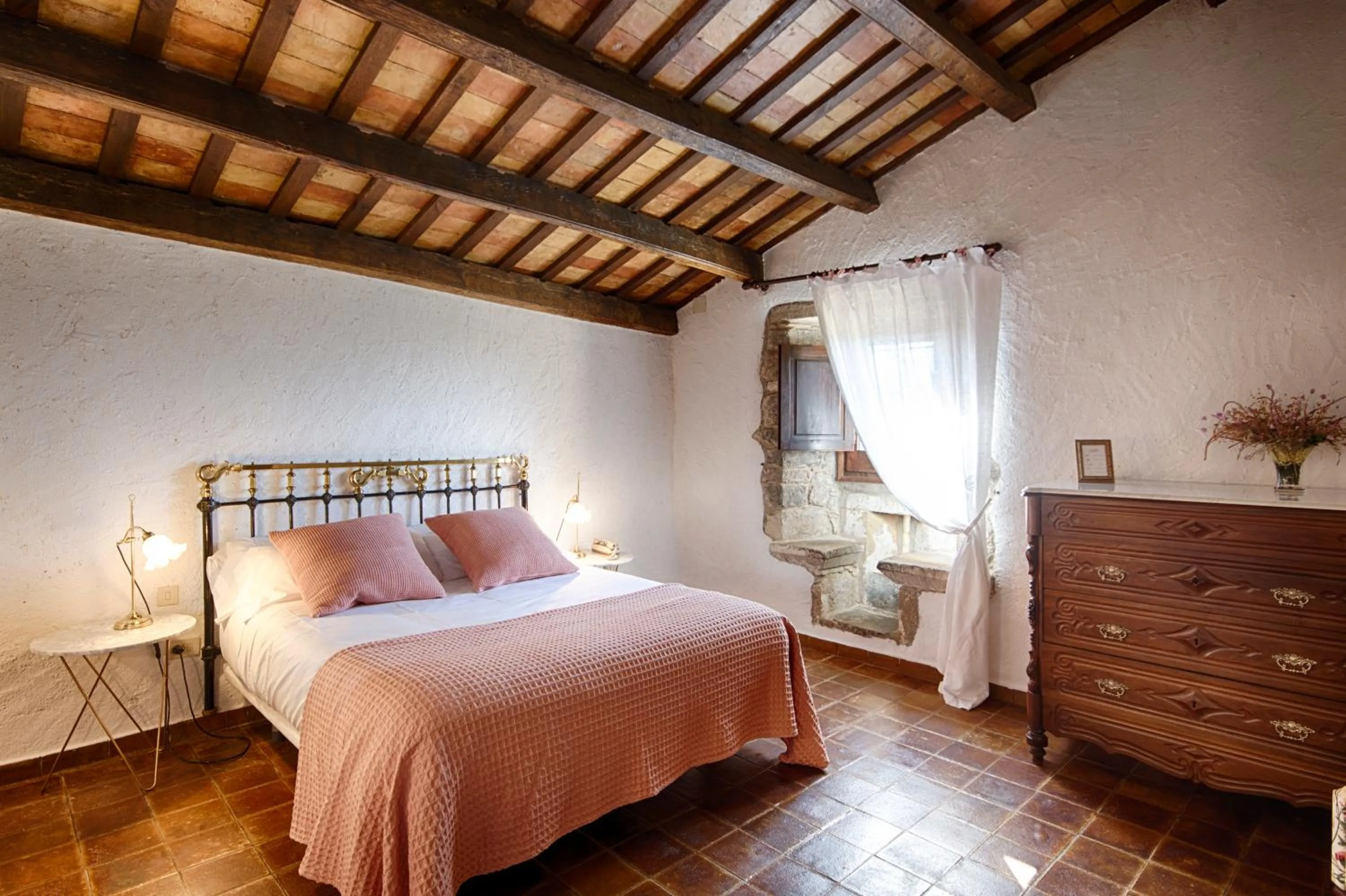 Bed in Masia Can Pou