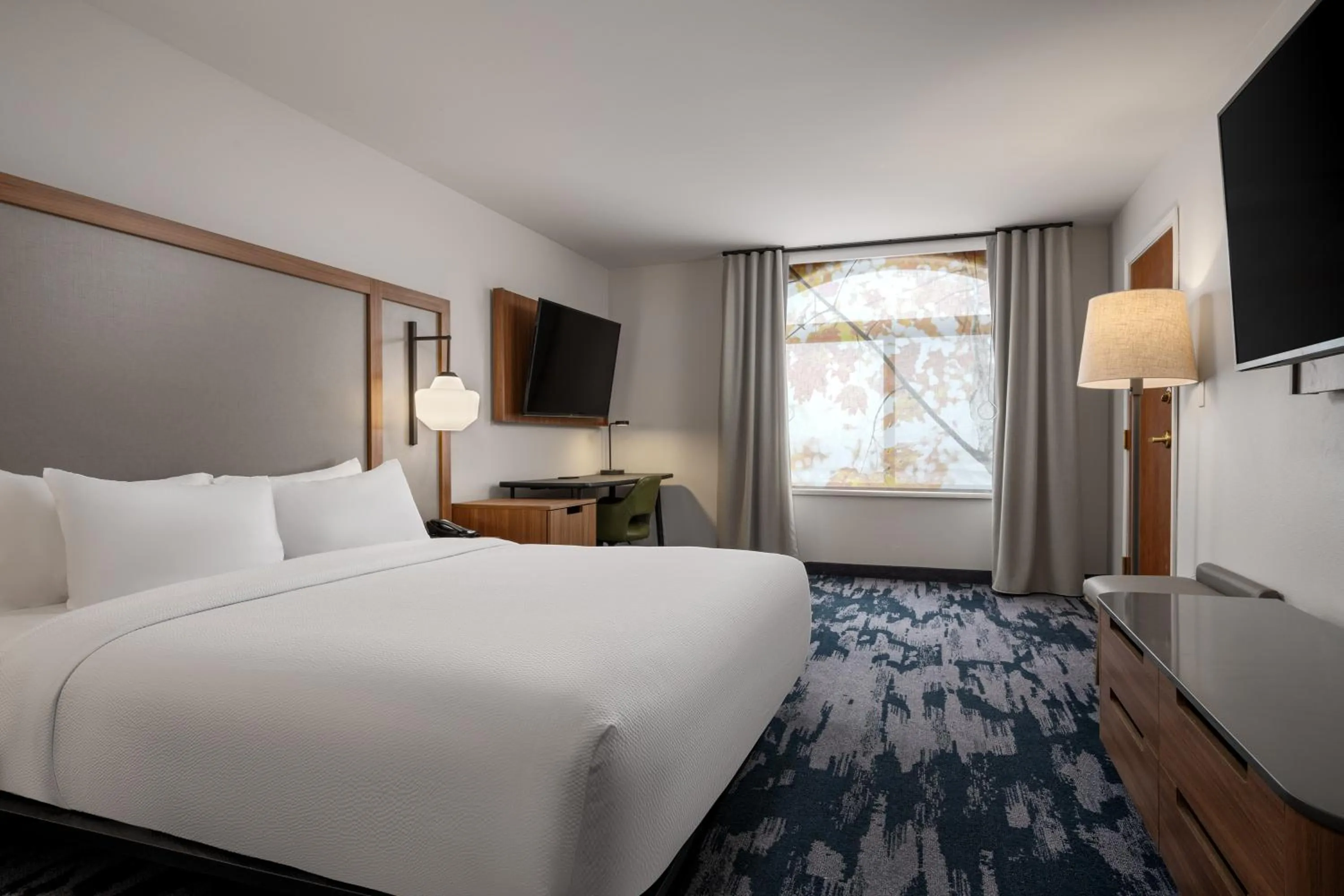 Bed in Fairfield by Marriott Inn & Suites Helena North