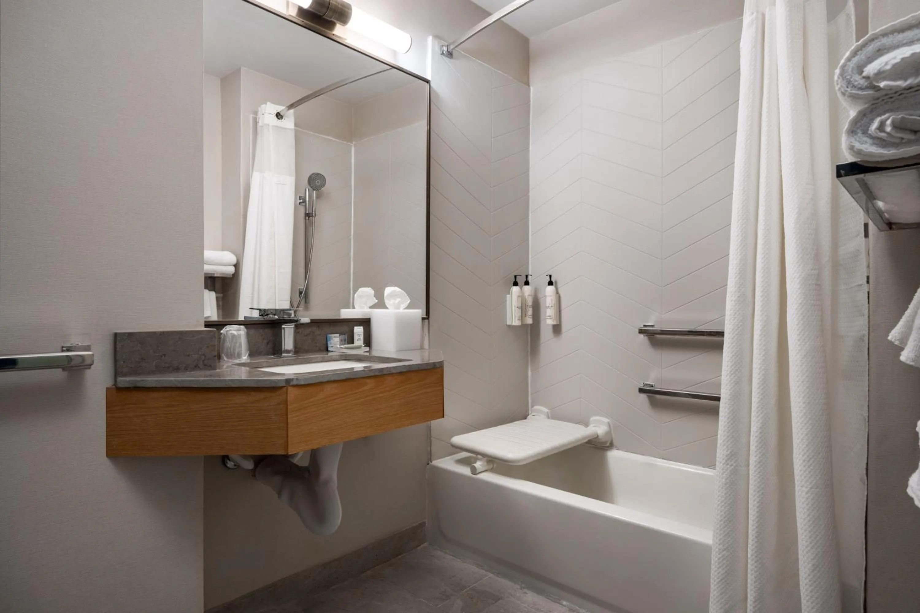Bathroom in Fairfield by Marriott Inn & Suites Helena North