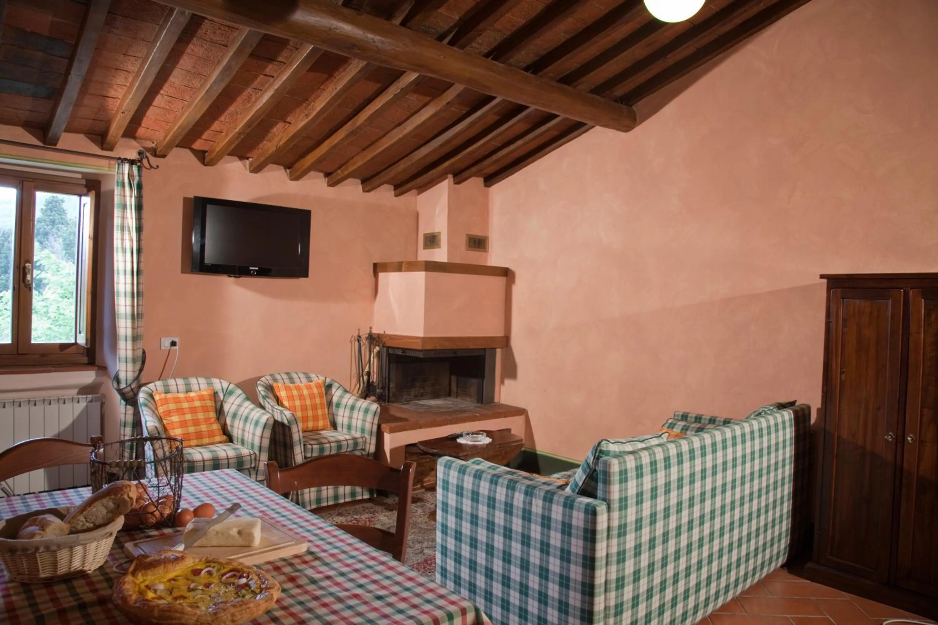TV and multimedia in Florence Winery AgriResort - Fattoria Lavacchio