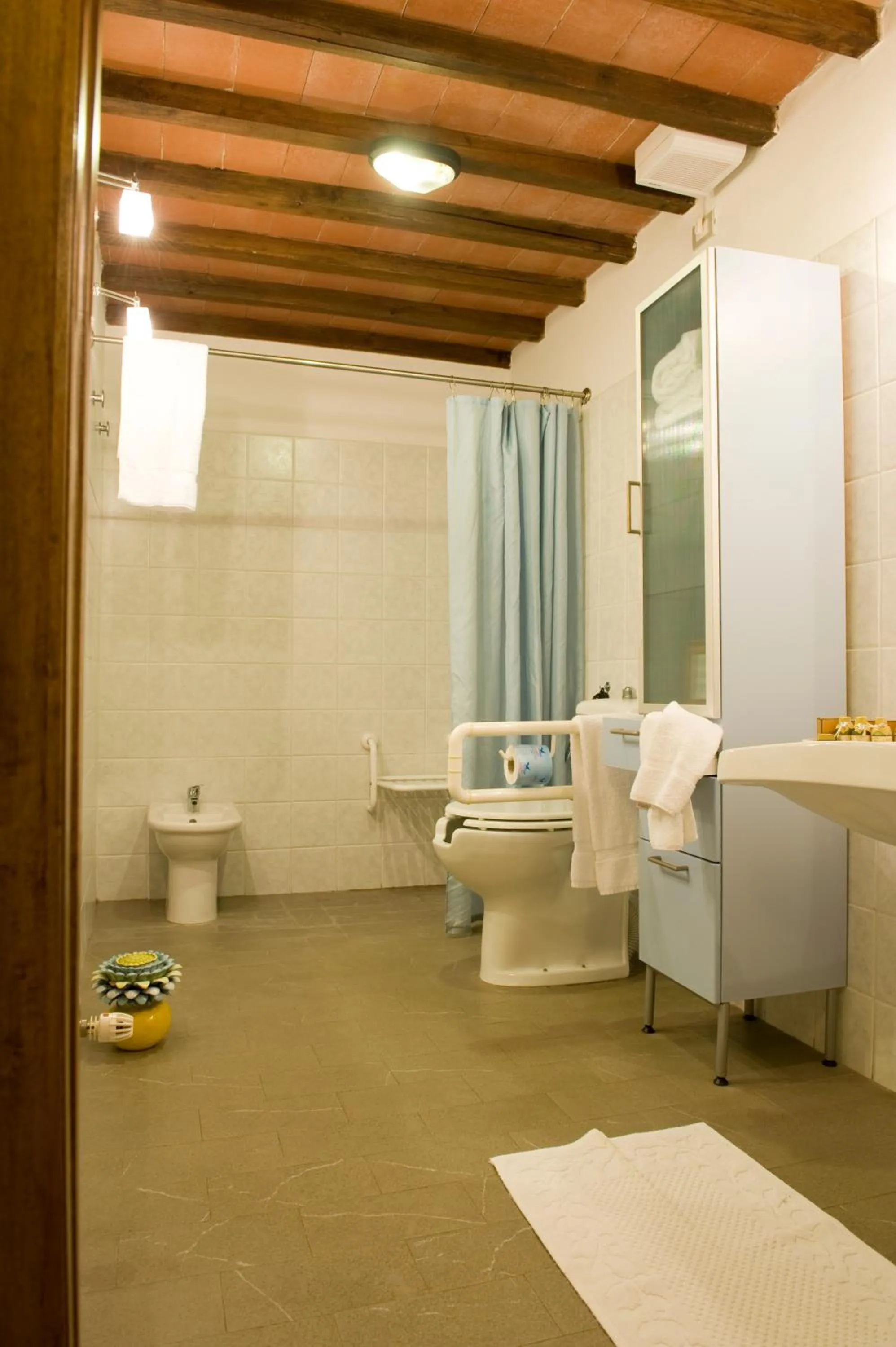 Bathroom in Florence Winery AgriResort - Fattoria Lavacchio