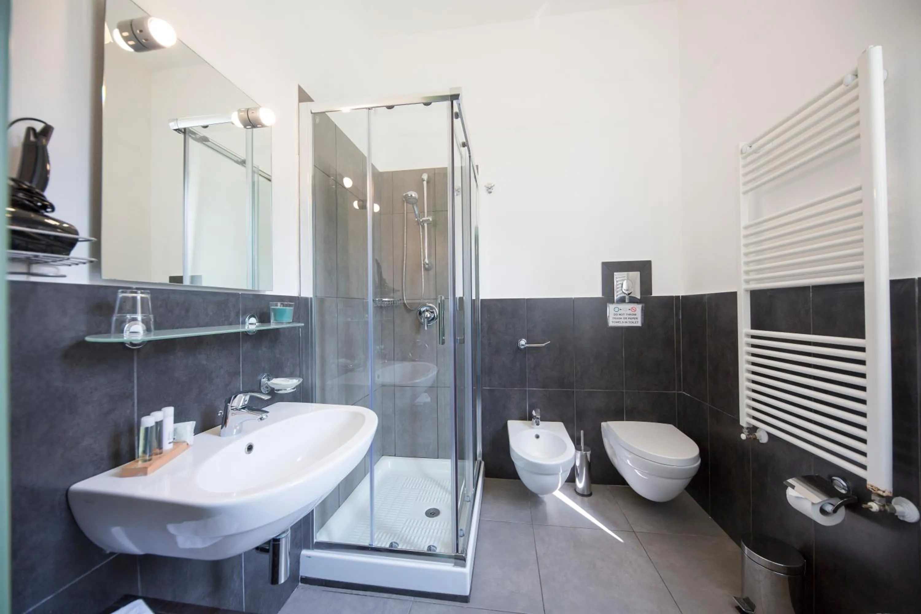 Bathroom in Bouganville B&B