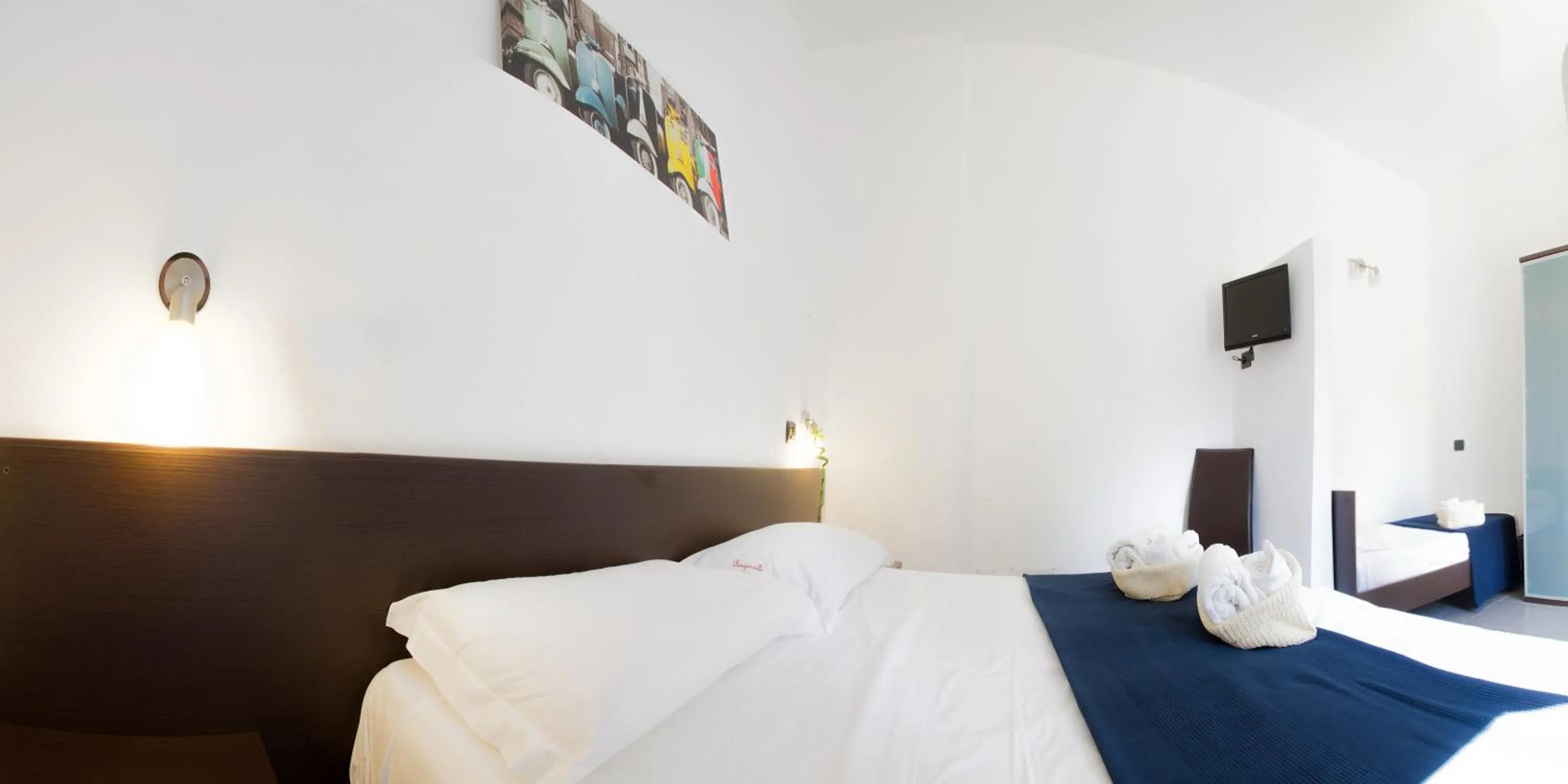 Photo of the whole room, Bed in Bouganville B&B