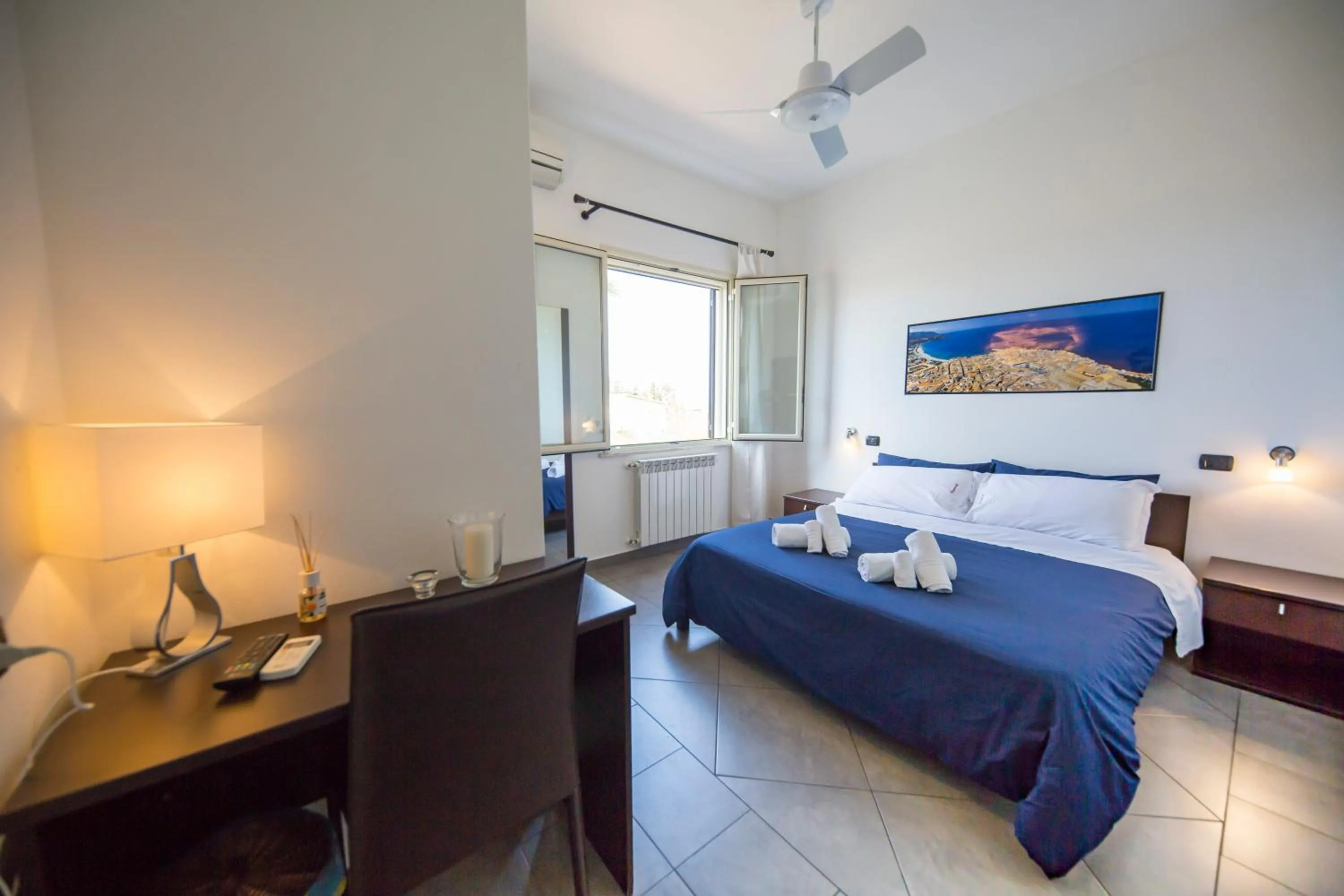 Sea view, Bed in Bouganville B&B