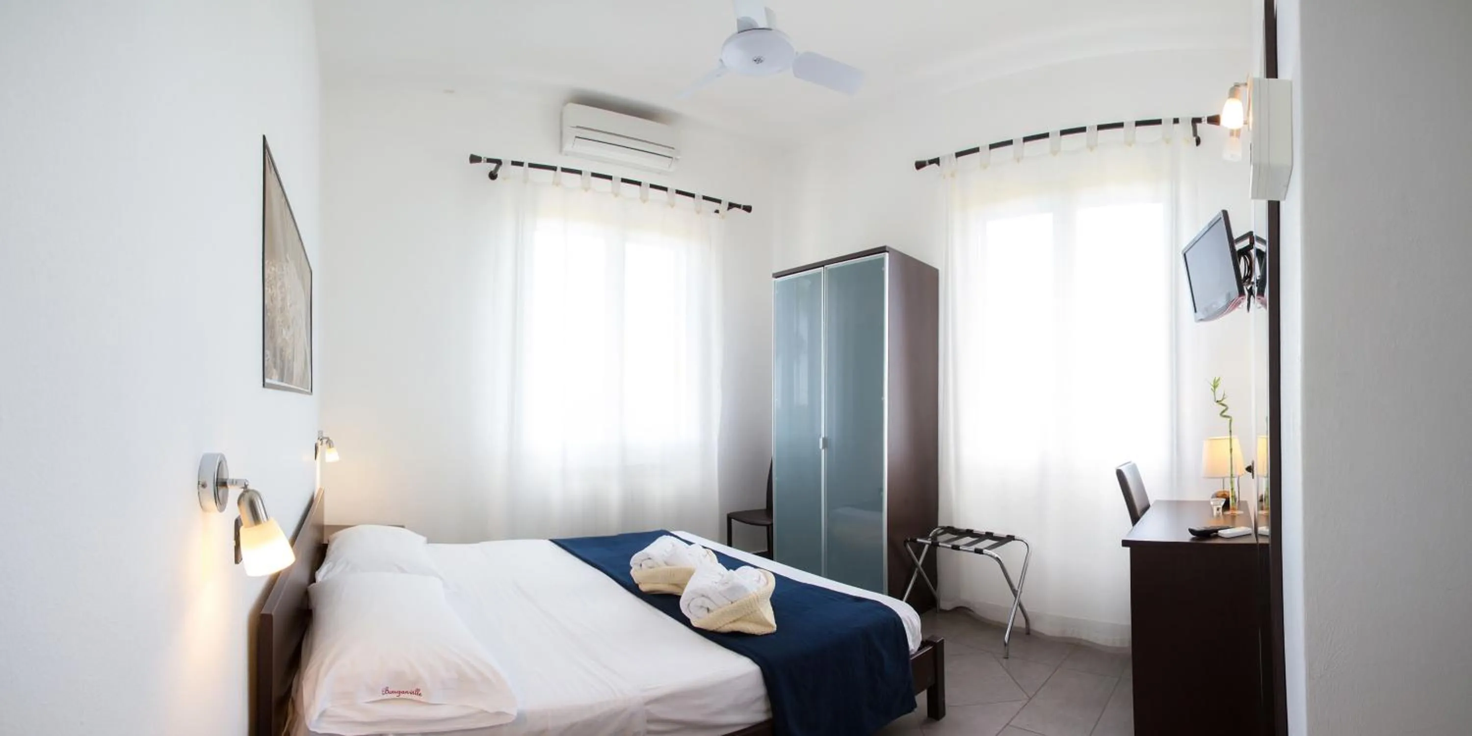 Photo of the whole room, Bed in Bouganville B&B