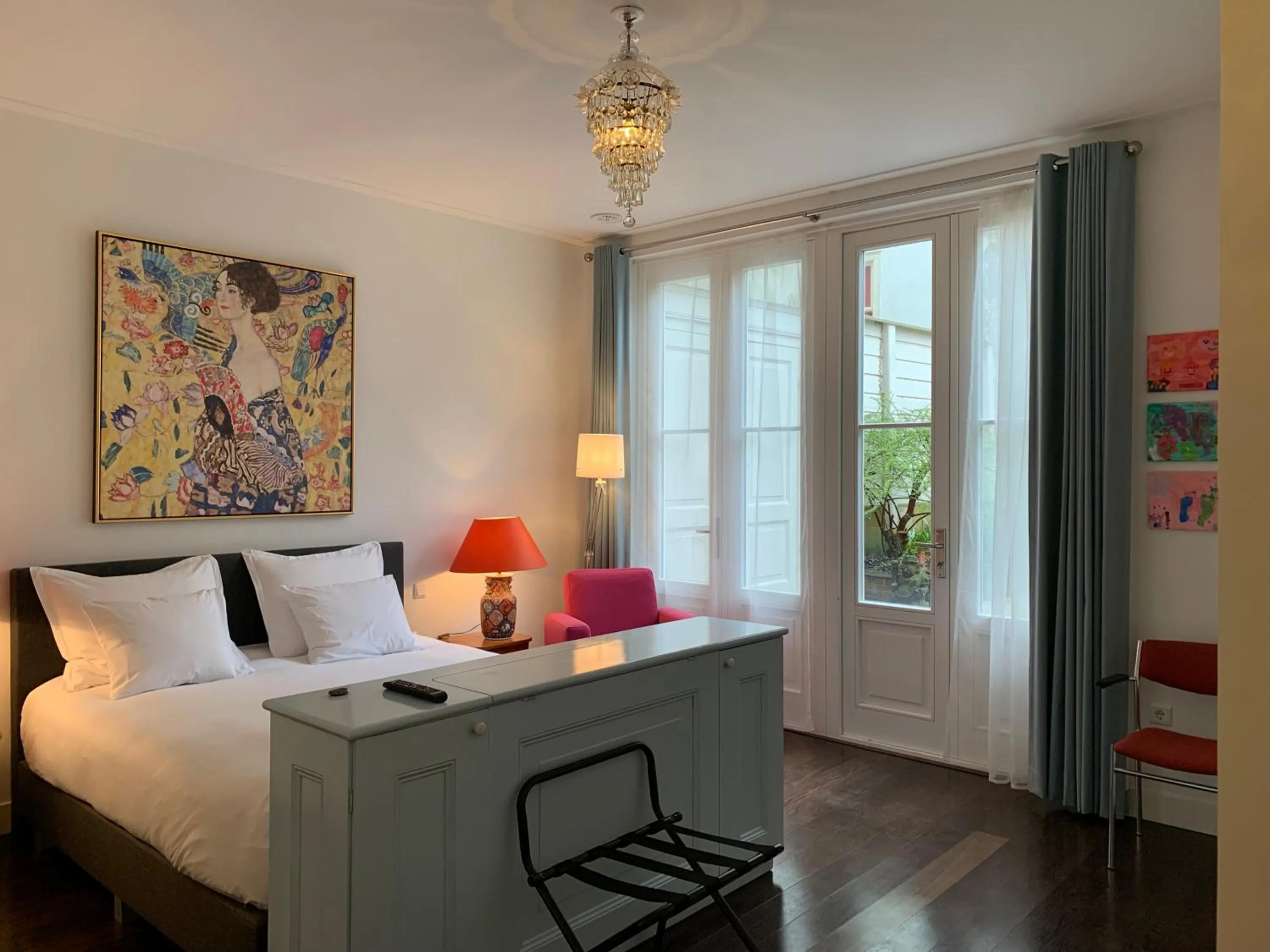 Bedroom, Bed in The Old Lady