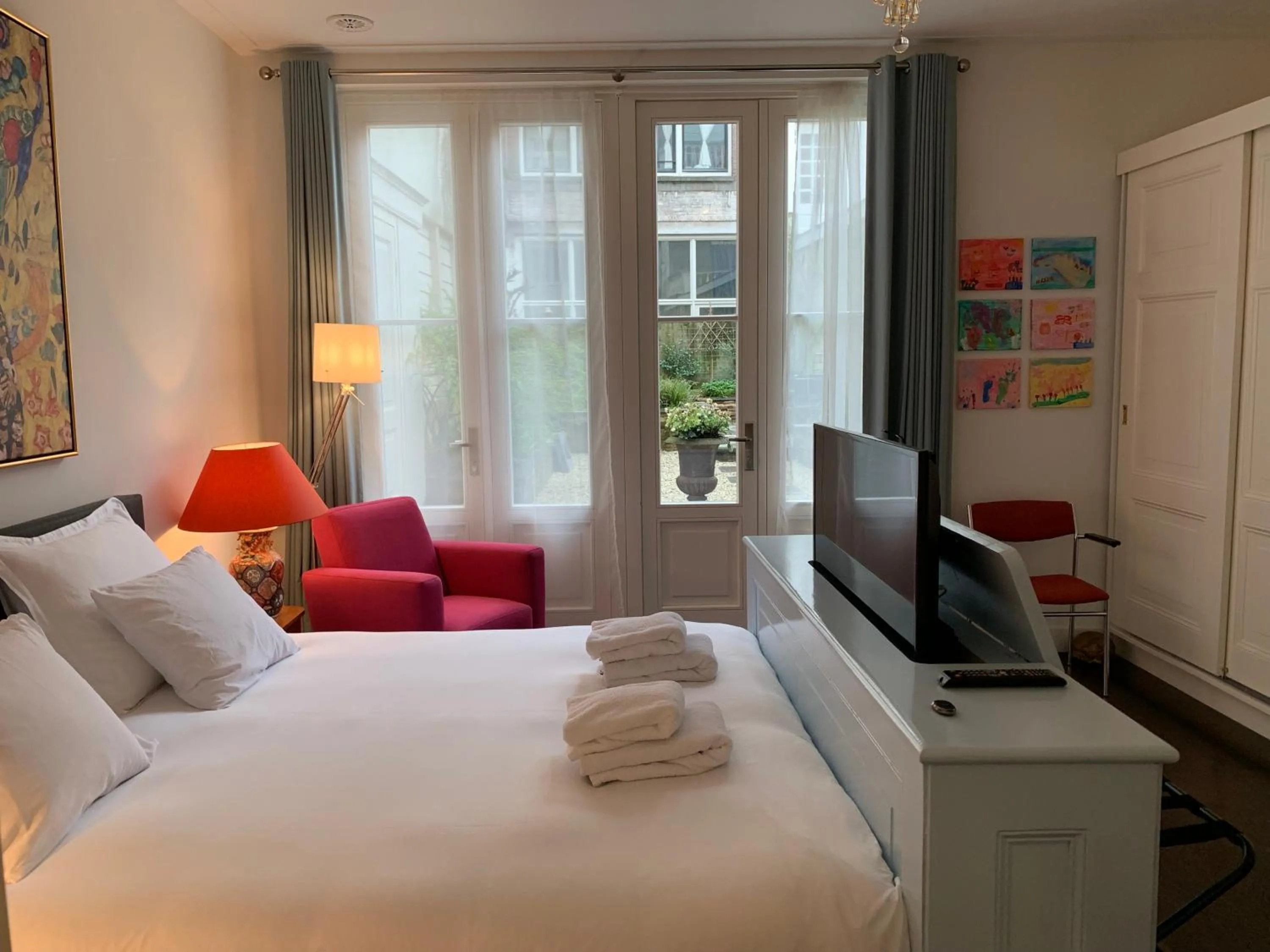 Bedroom, Bed in The Old Lady