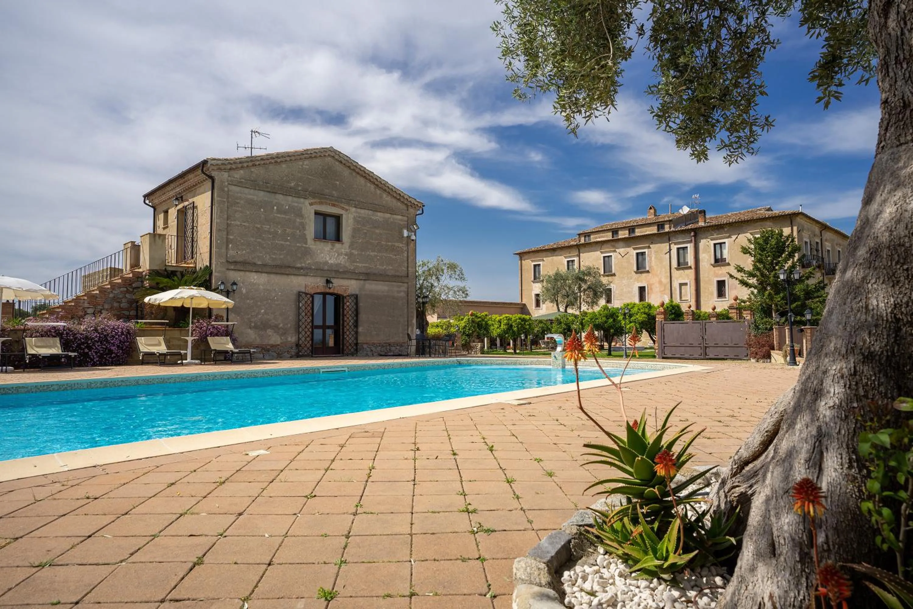 Swimming pool in Tenuta Ciminata Greco