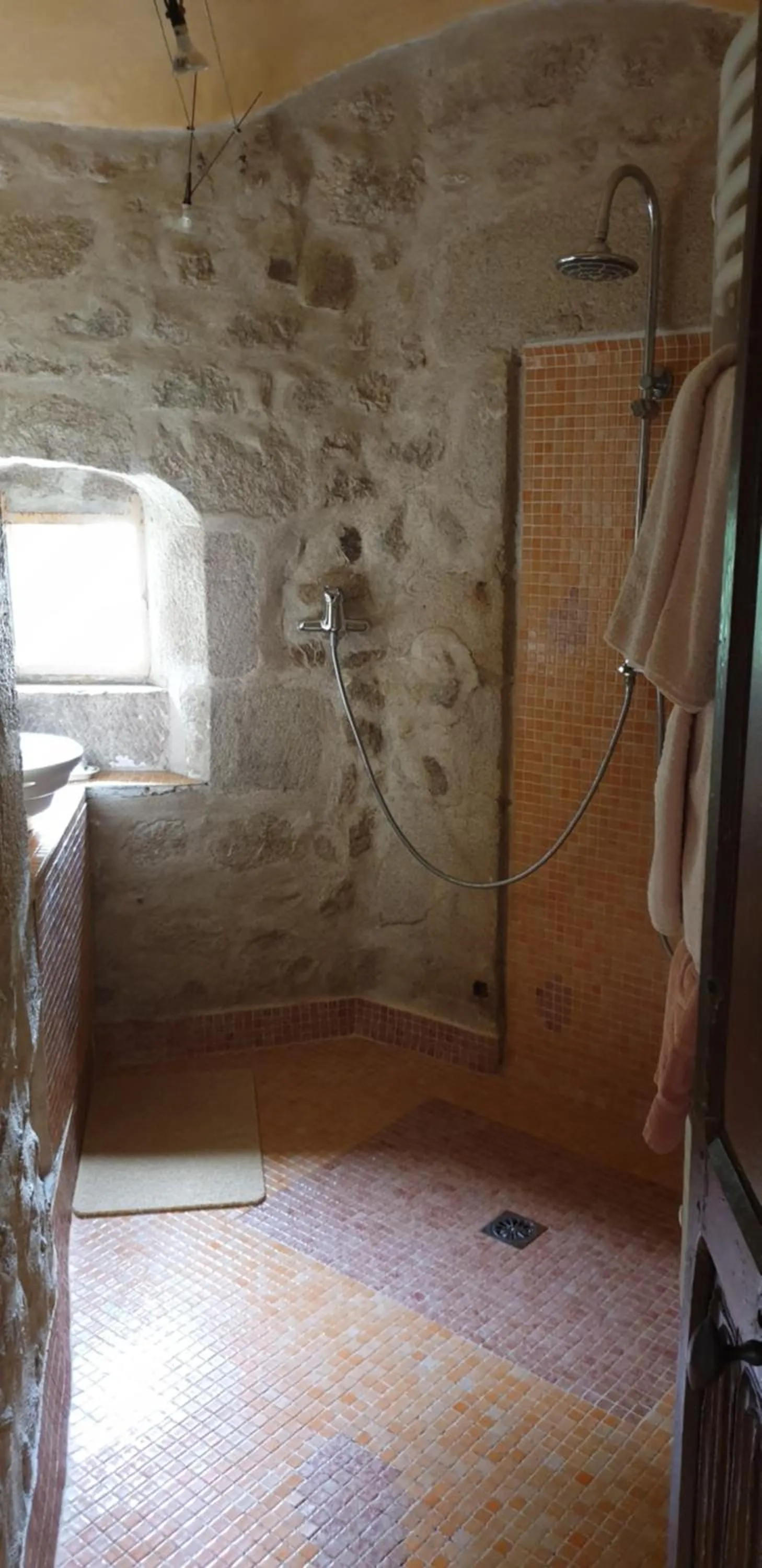 Bathroom in Château des Martinanches