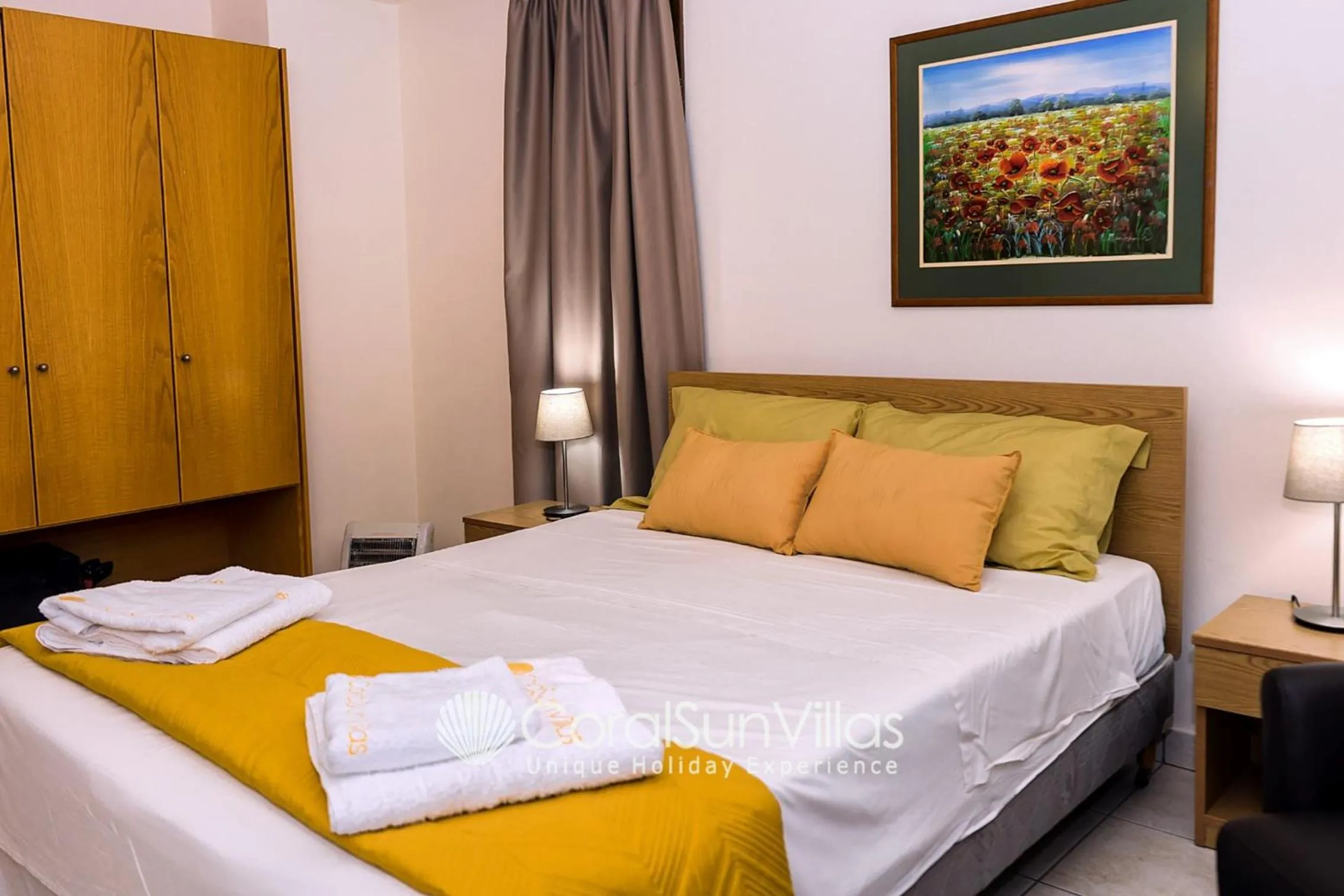 Bed in Wonderful quiet area, Completely Privacy, Large Private Pool, Colourful Garden