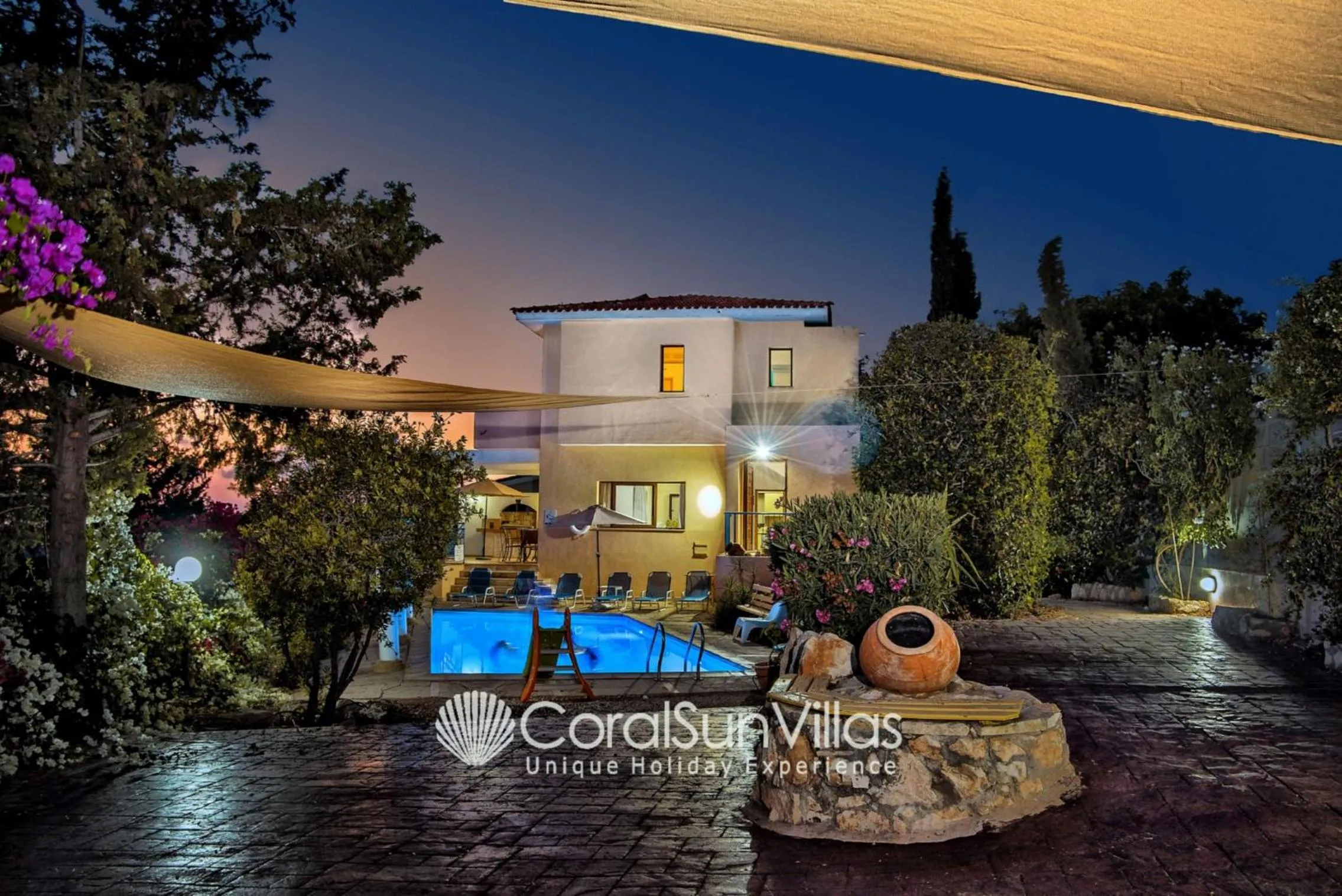Wonderful quiet area, Completely Privacy, Large Private Pool, Colourful Garden