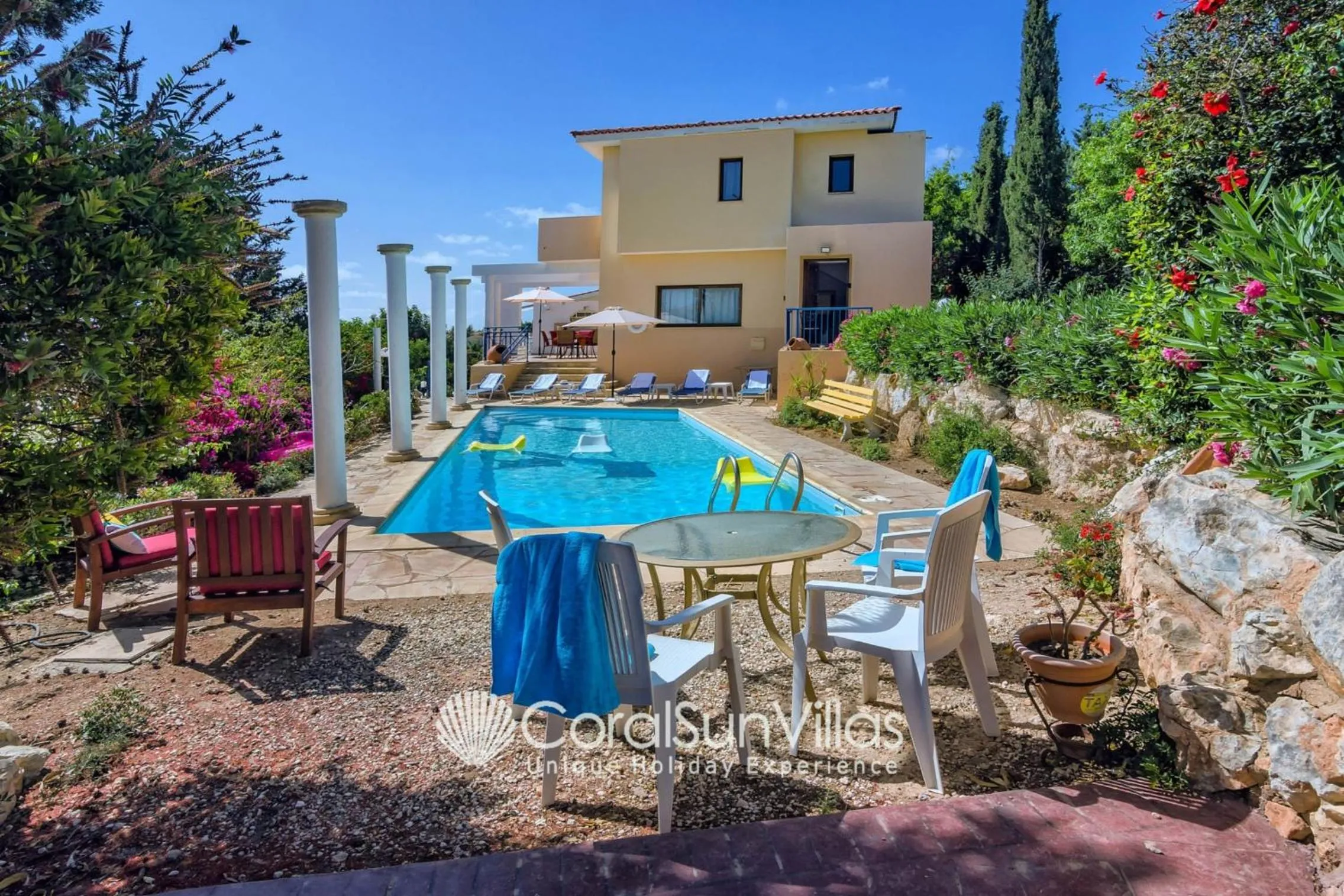 Property building in Wonderful quiet area, Completely Privacy, Large Private Pool, Colourful Garden