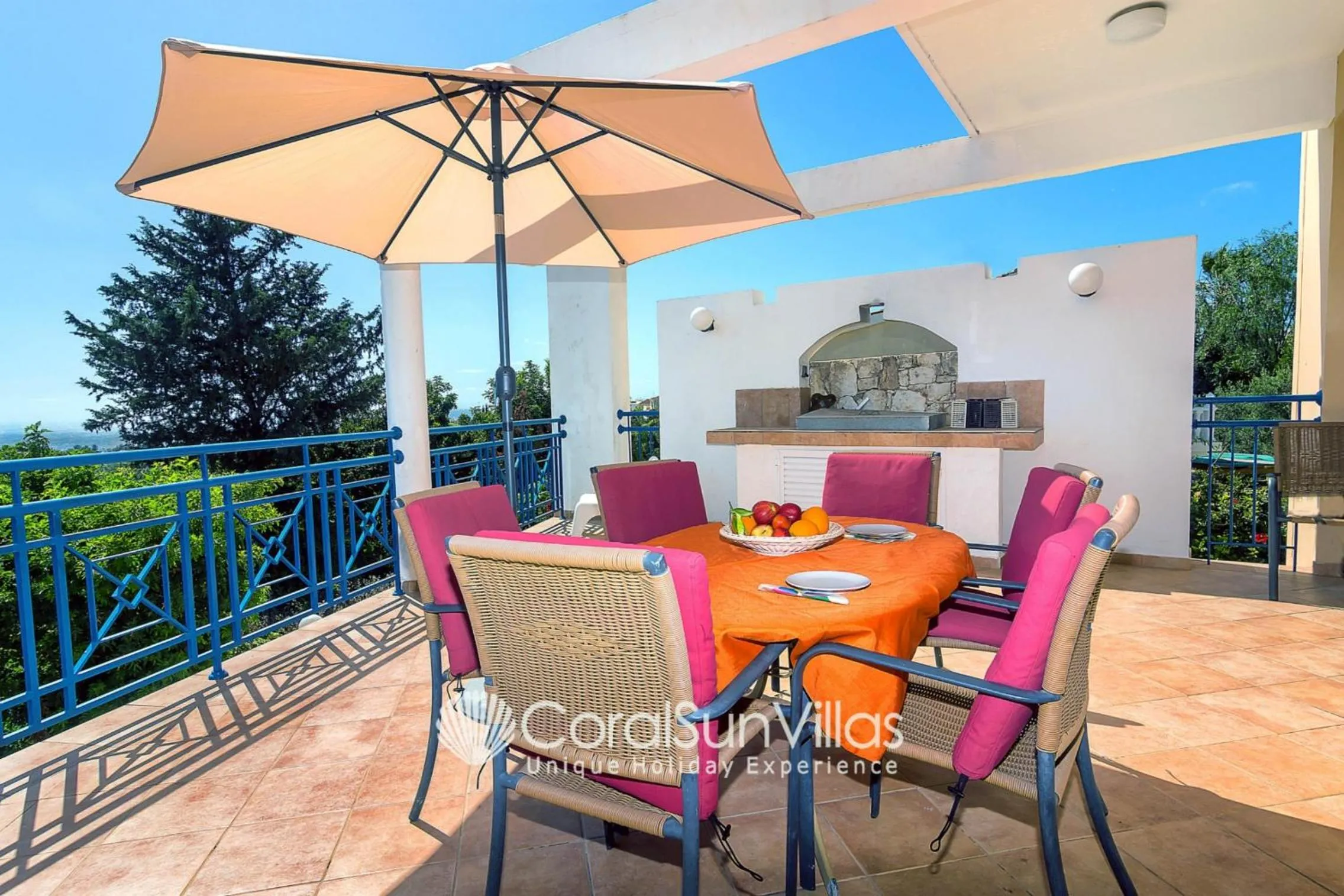 Wonderful quiet area, Completely Privacy, Large Private Pool, Colourful Garden