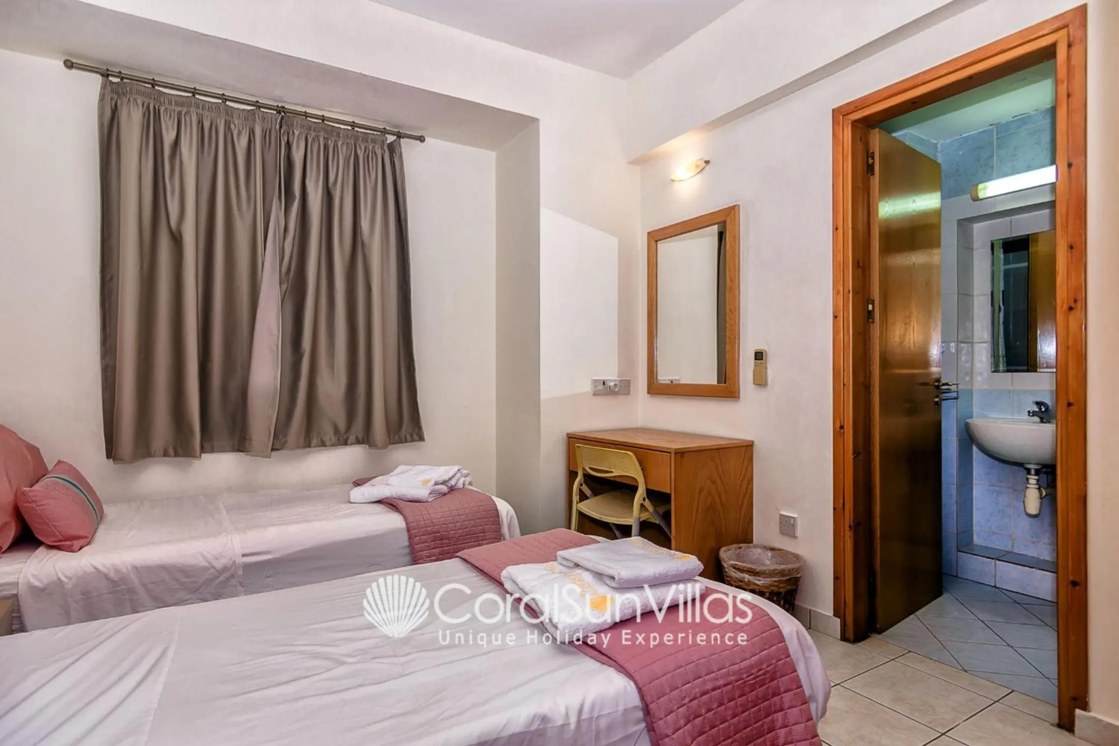 Bed in Wonderful quiet area, Completely Privacy, Large Private Pool, Colourful Garden