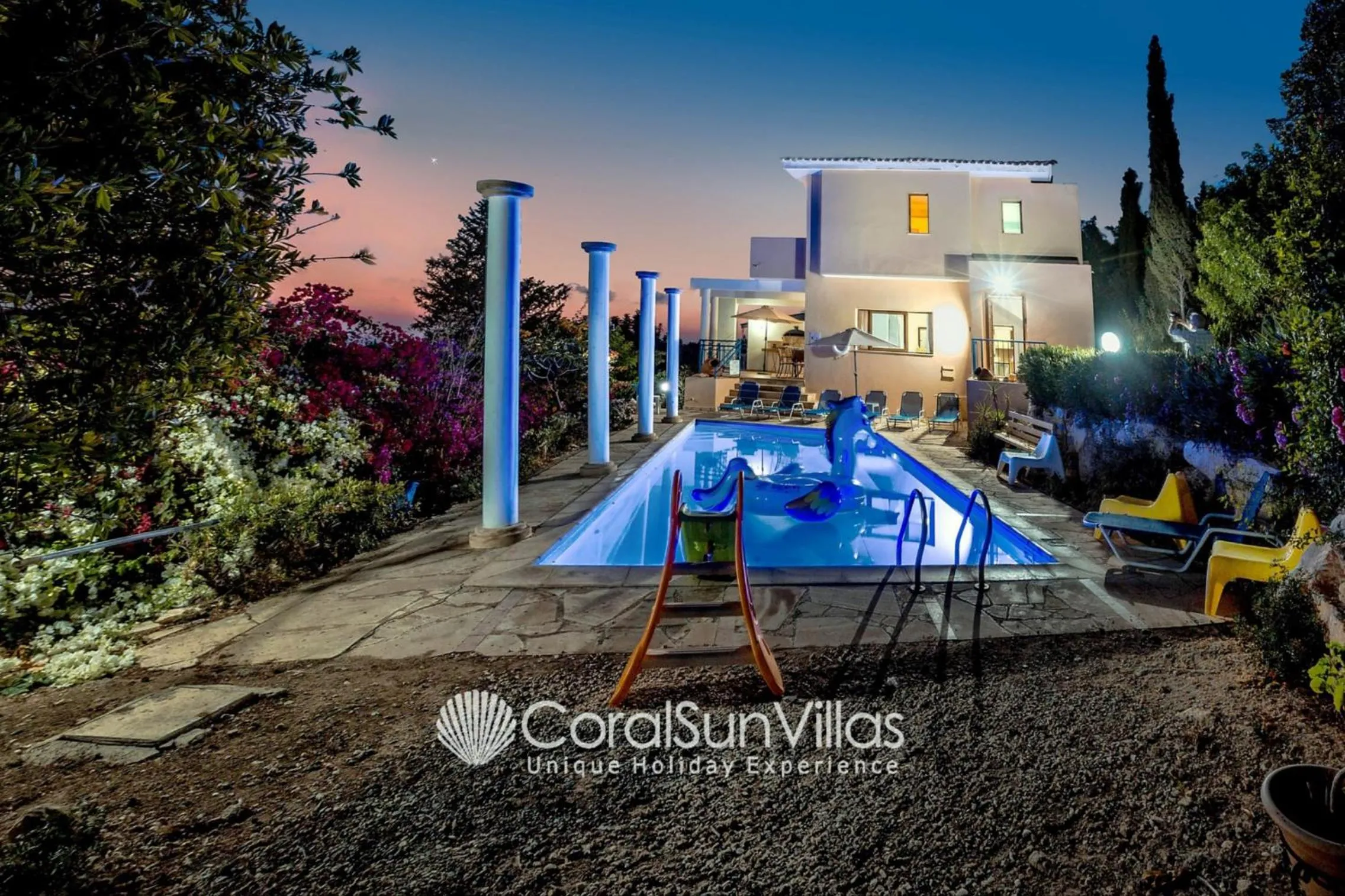 Wonderful quiet area, Completely Privacy, Large Private Pool, Colourful Garden