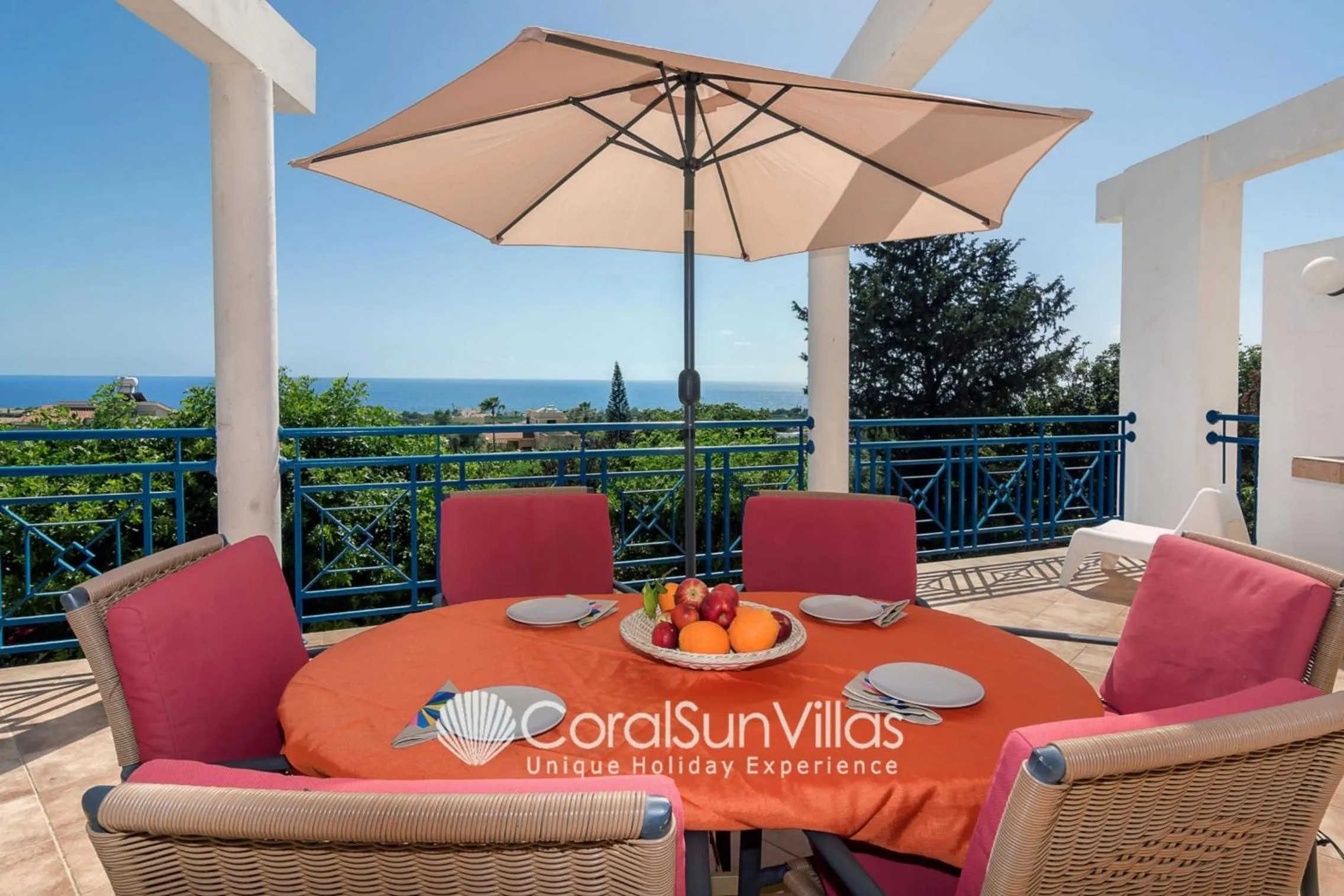 Wonderful quiet area, Completely Privacy, Large Private Pool, Colourful Garden