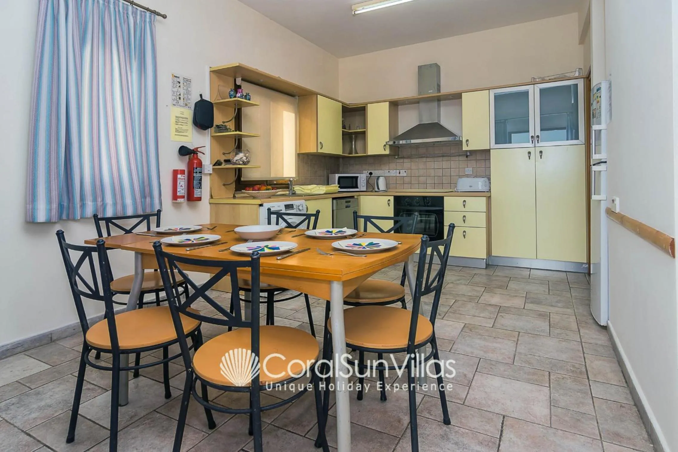Wonderful quiet area, Completely Privacy, Large Private Pool, Colourful Garden