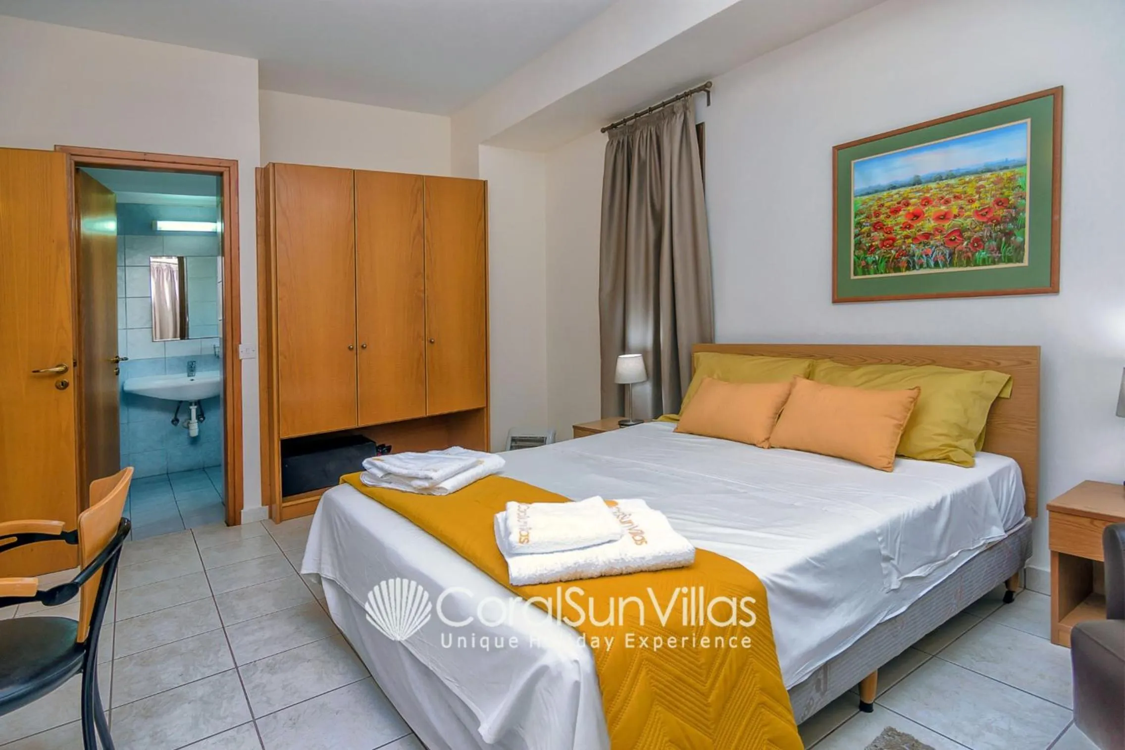 Bed in Wonderful quiet area, Completely Privacy, Large Private Pool, Colourful Garden