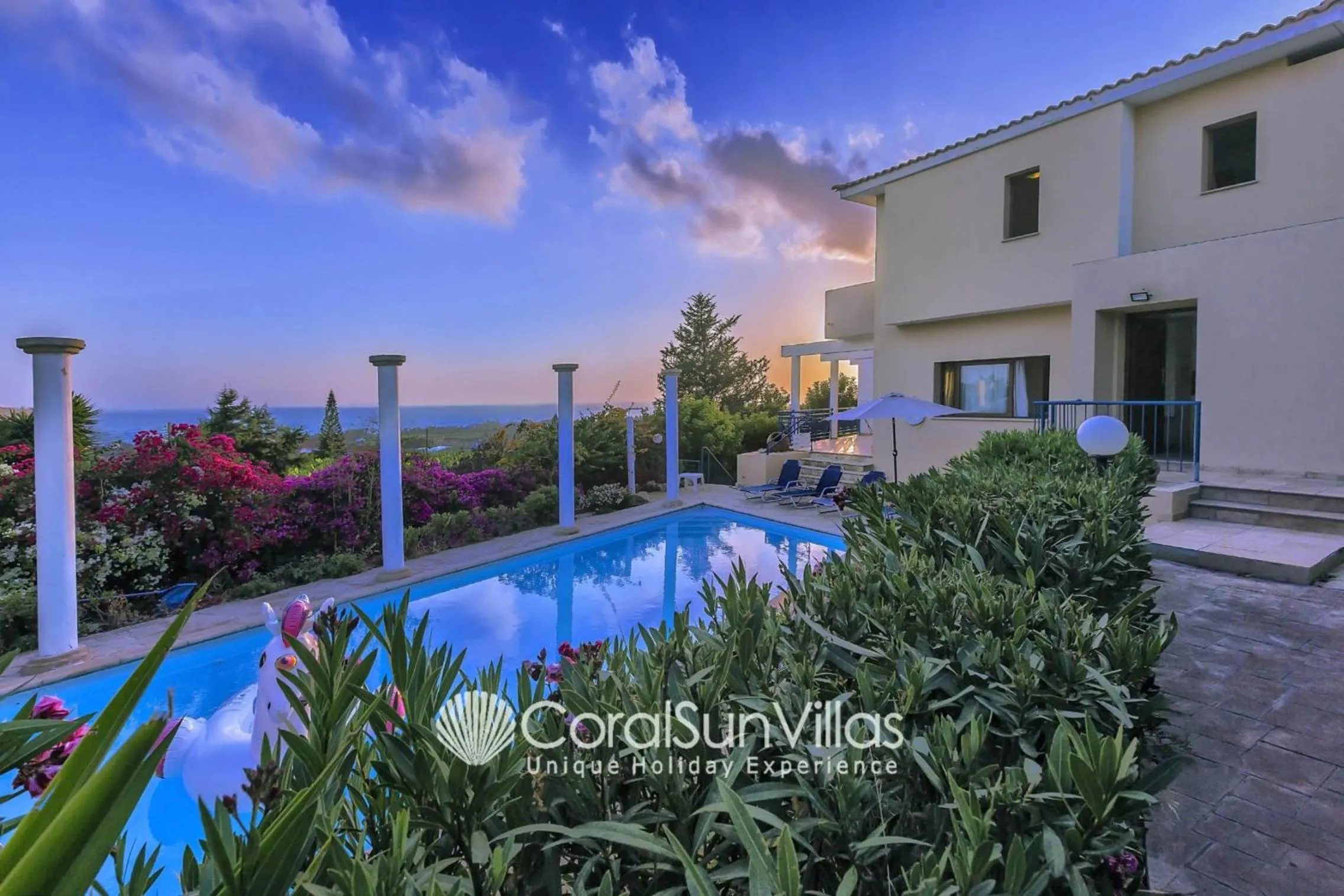 Wonderful quiet area, Completely Privacy, Large Private Pool, Colourful Garden