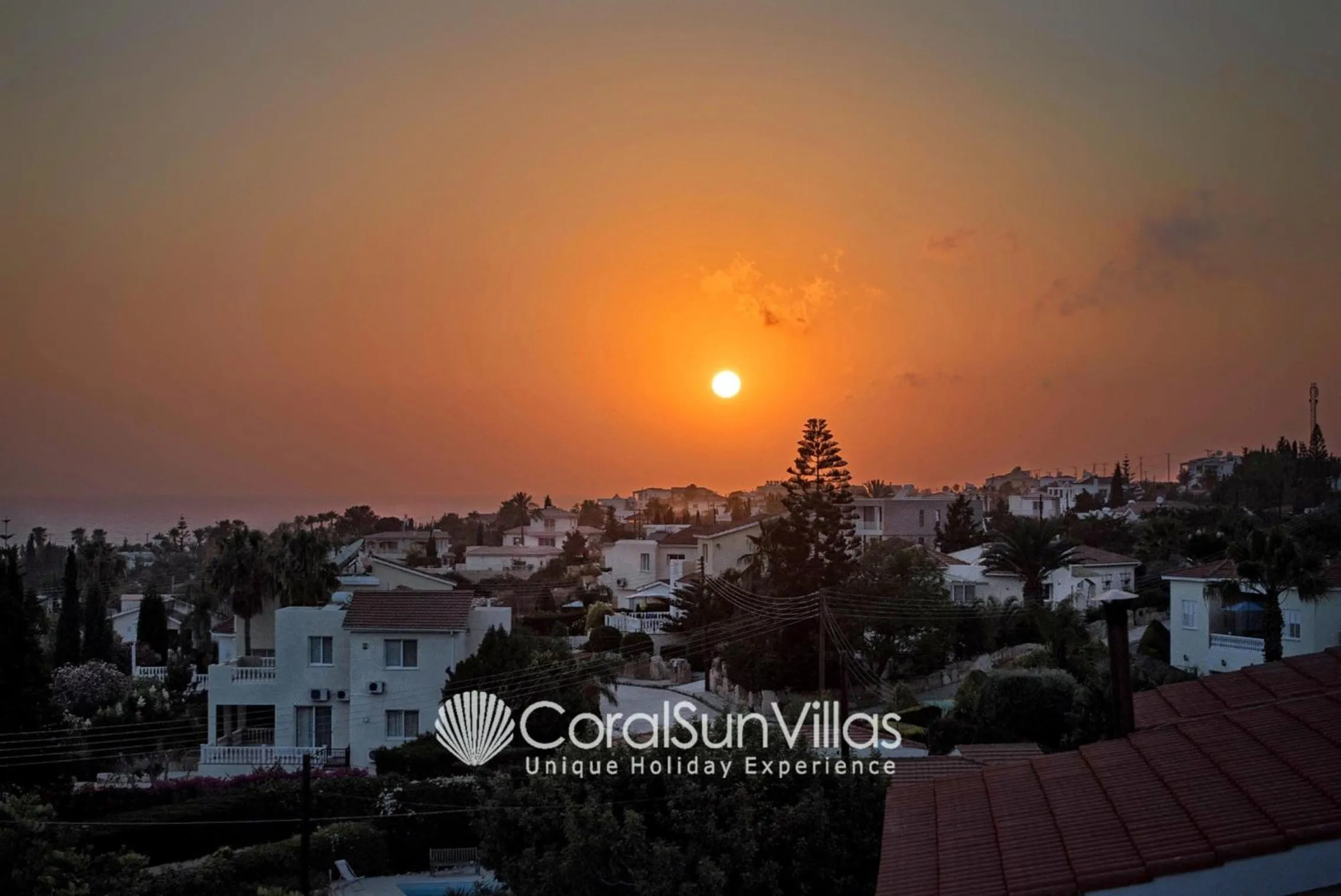 Wonderful quiet area, Completely Privacy, Large Private Pool, Colourful Garden