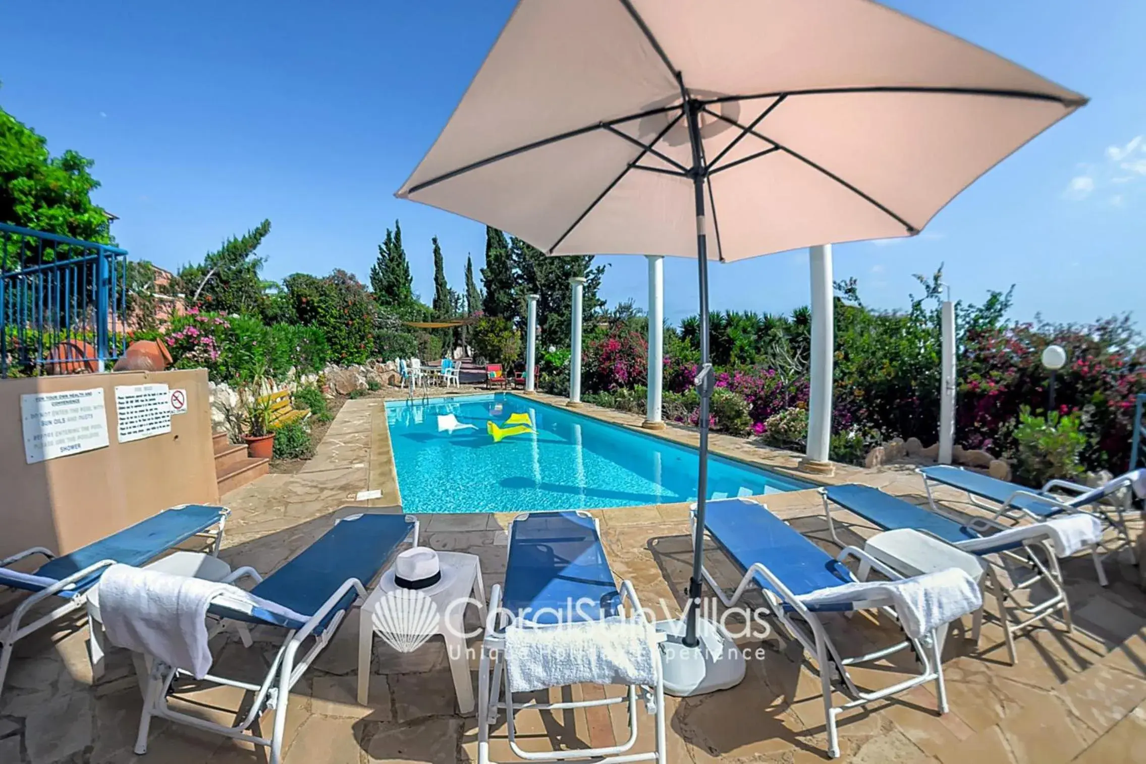 Wonderful quiet area, Completely Privacy, Large Private Pool, Colourful Garden Wonderful quiet area, Completely Privacy, Large Private Pool, Colourful Garden