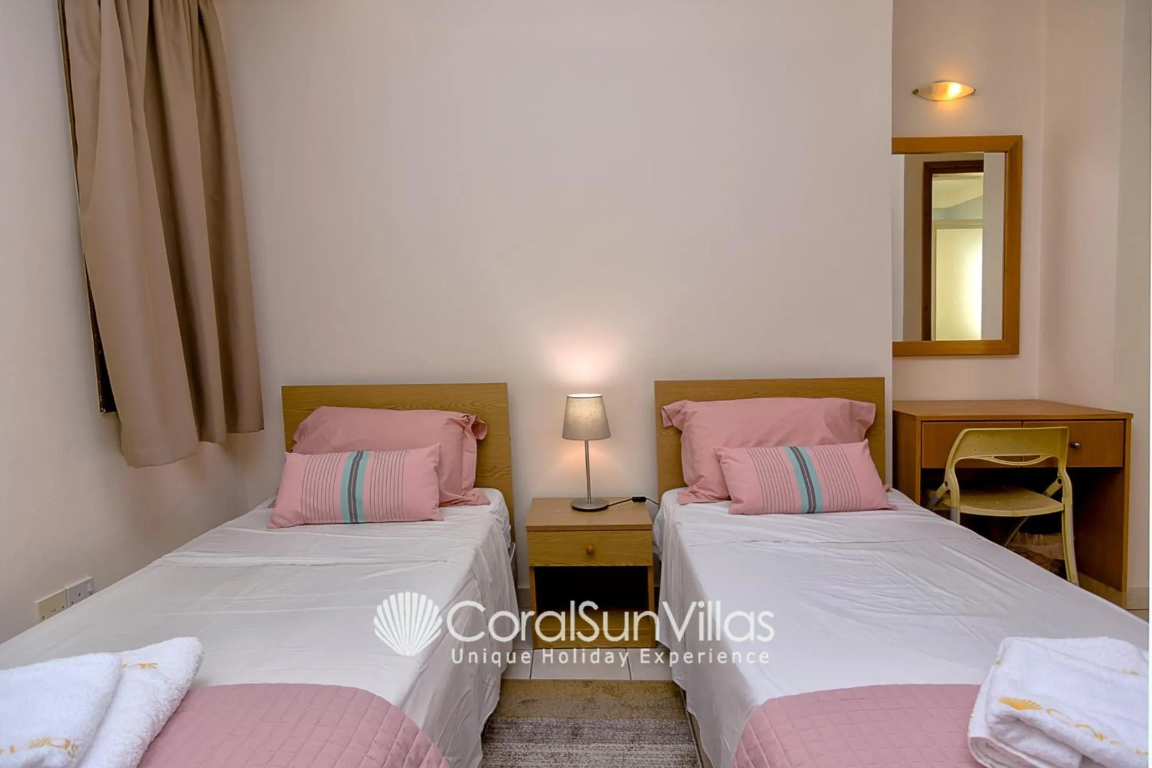 Bed in Wonderful quiet area, Completely Privacy, Large Private Pool, Colourful Garden
