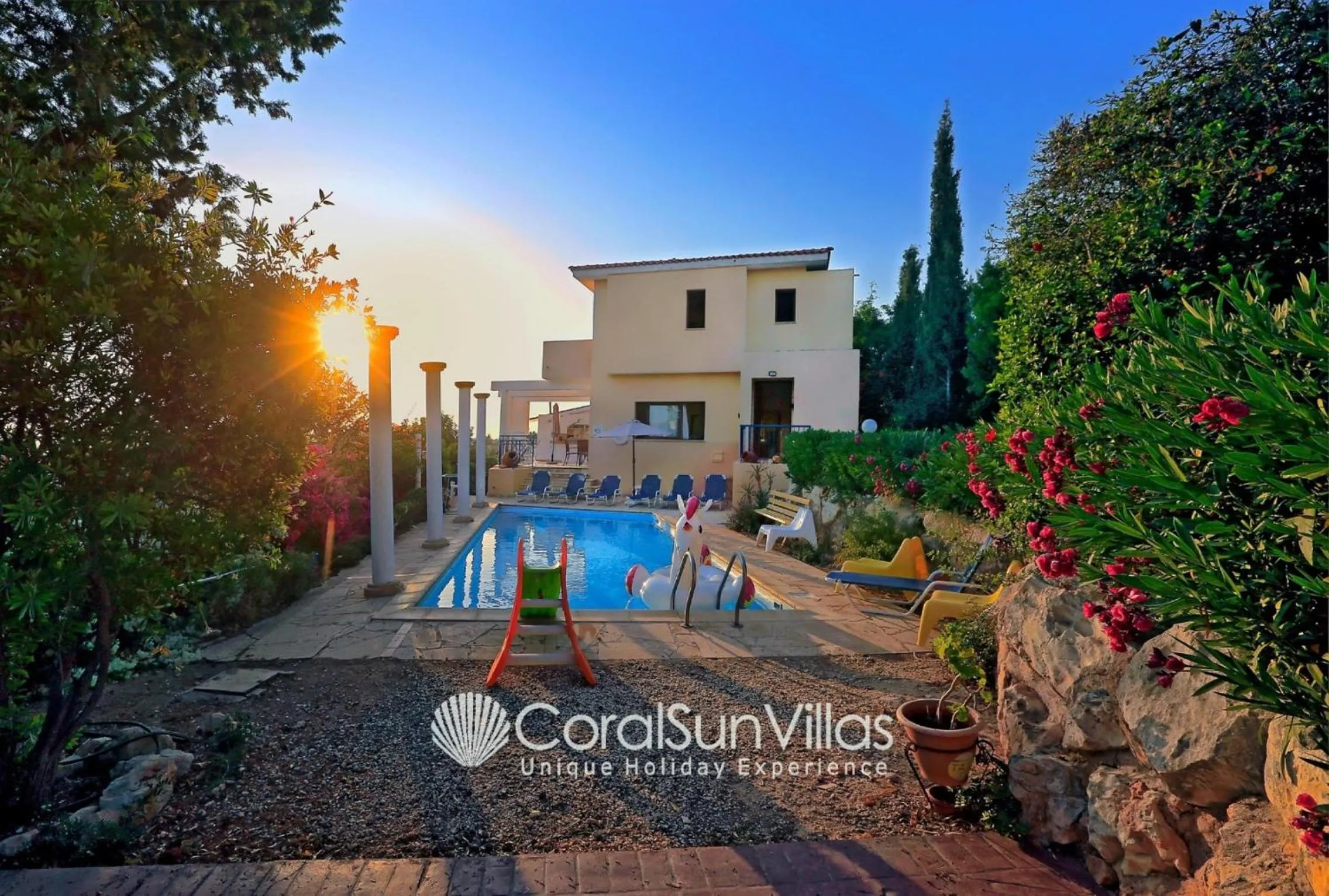 Wonderful quiet area, Completely Privacy, Large Private Pool, Colourful Garden
