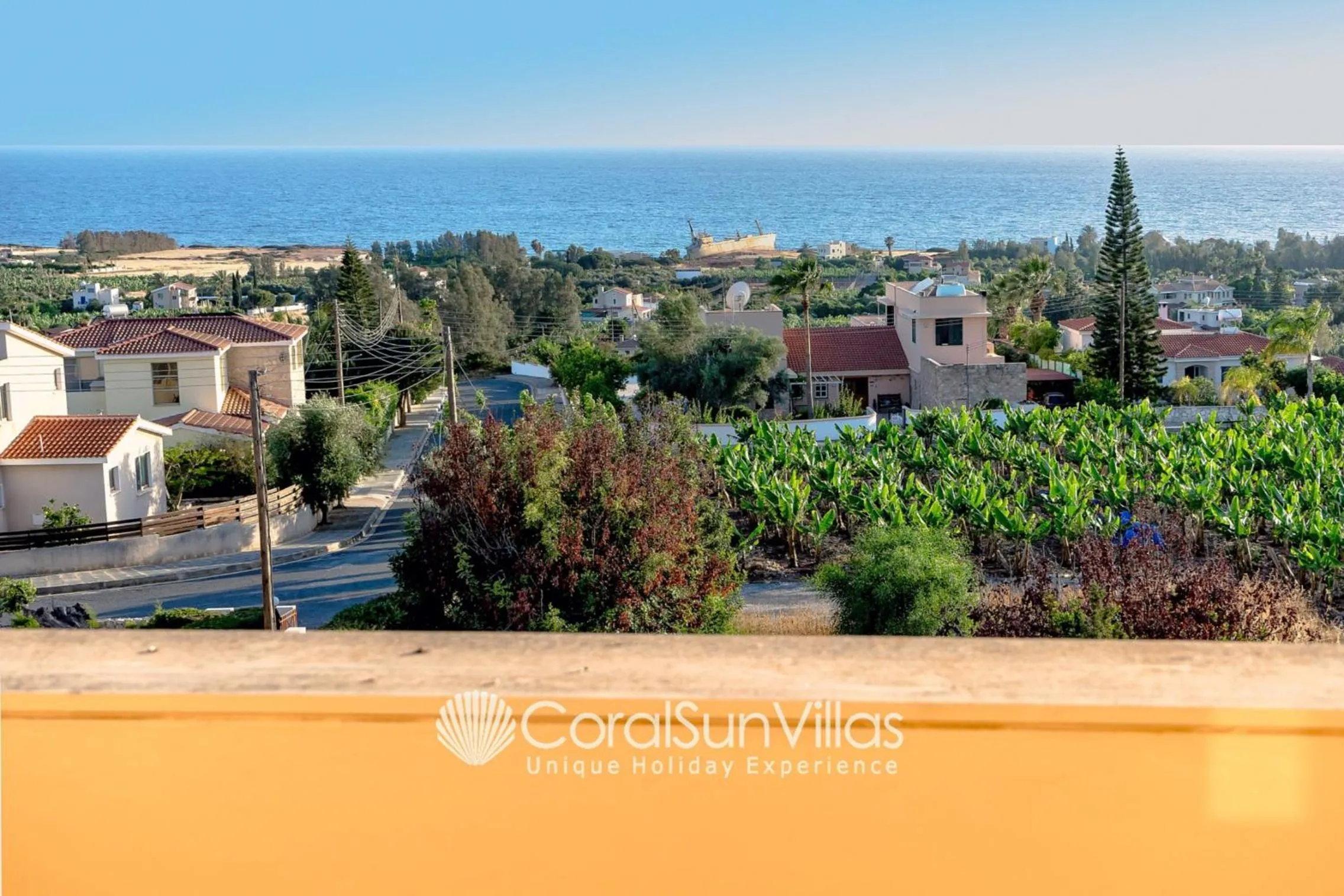 Wonderful quiet area, Completely Privacy, Large Private Pool, Colourful Garden