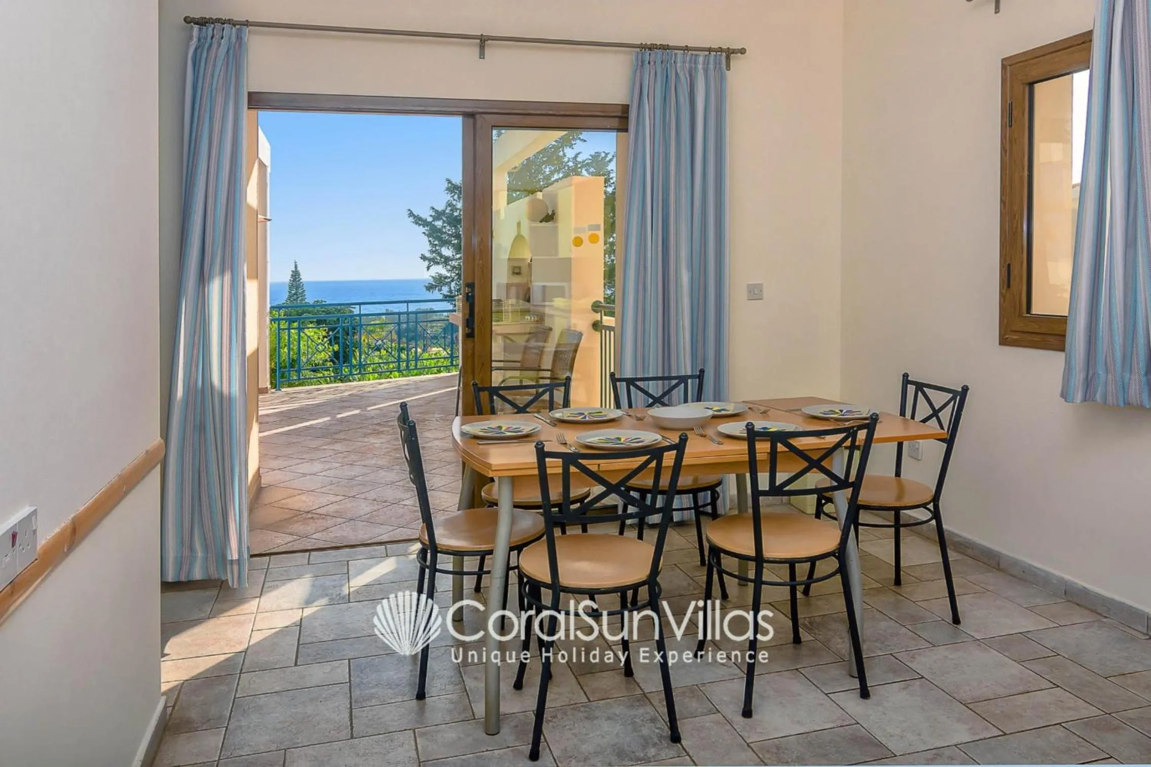 Wonderful quiet area, Completely Privacy, Large Private Pool, Colourful Garden